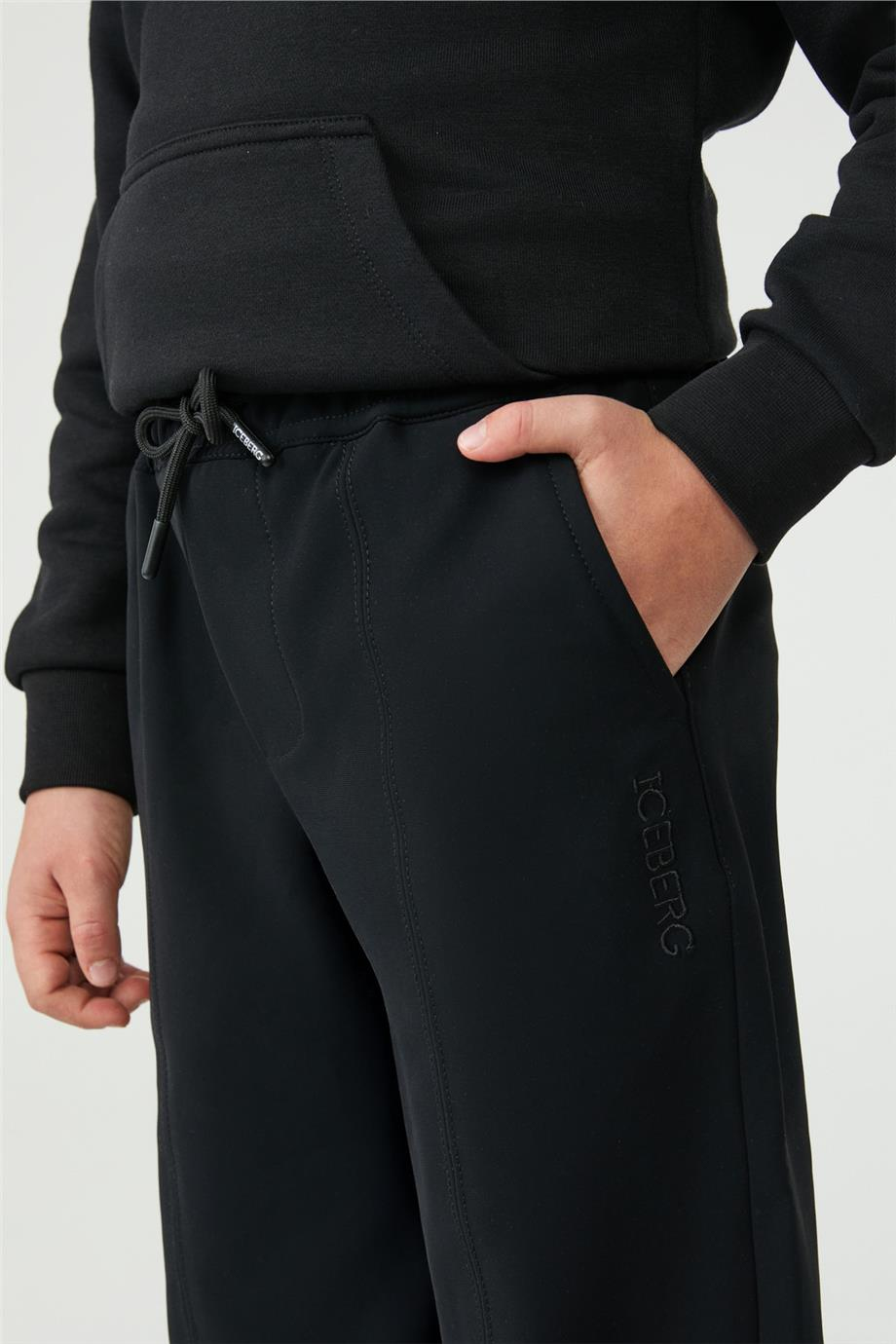 Iceberg Erkek Çocuk Siyah PantolonIceberg Erkek Çocuk Siyah Pantolon