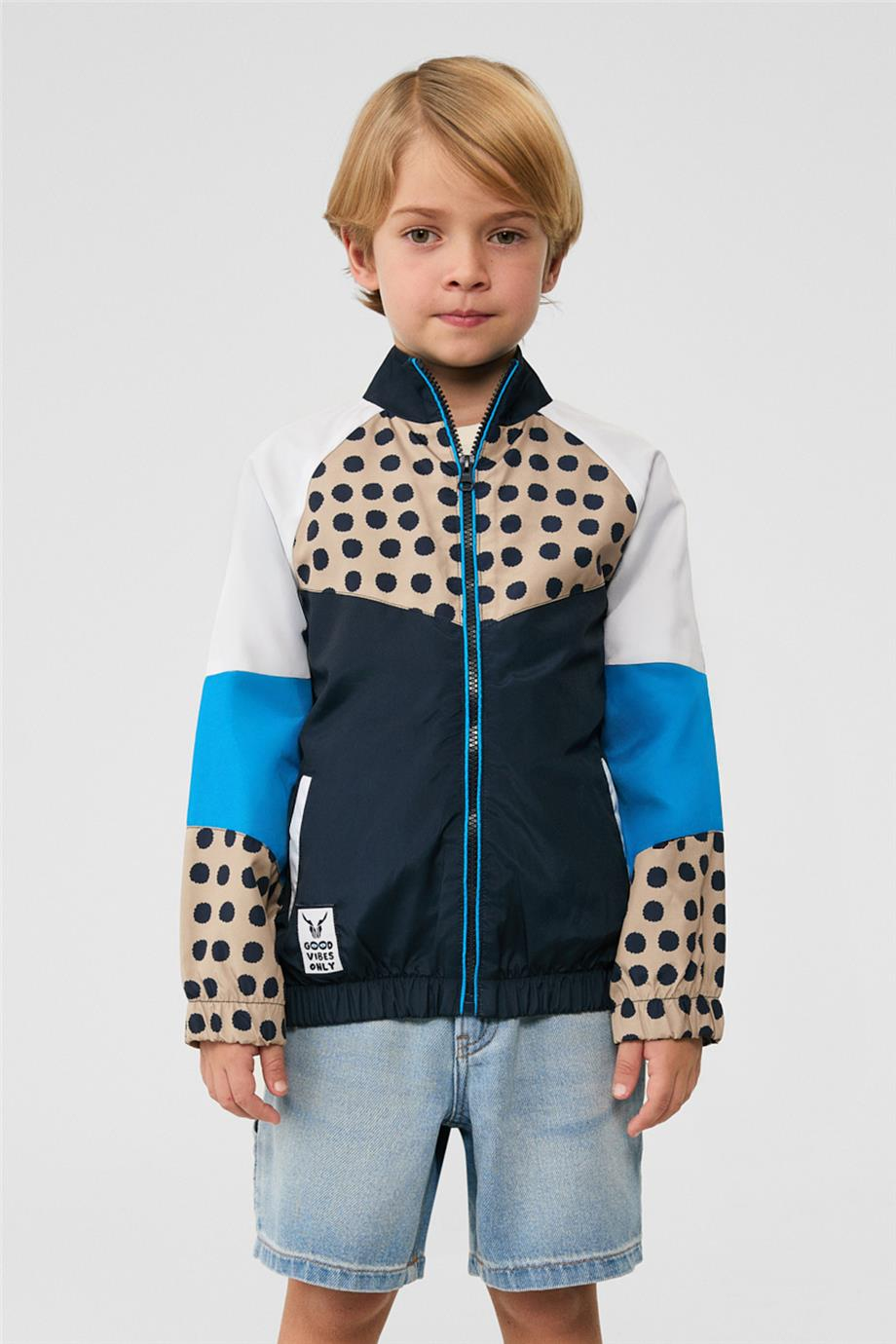 NBT Erkek Çocuk Desenli YağmurlukNBT Erkek Çocuk Desenli Yağmurluk