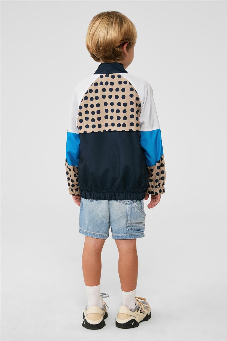 NBT Erkek Çocuk Desenli YağmurlukNBT Erkek Çocuk Desenli Yağmurluk