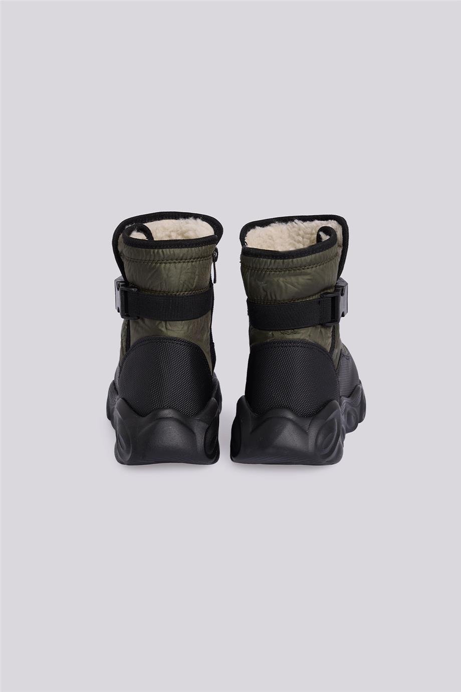 Nebbati Erkek Çocuk Renkli BotNebbati Erkek Çocuk Renkli Bot