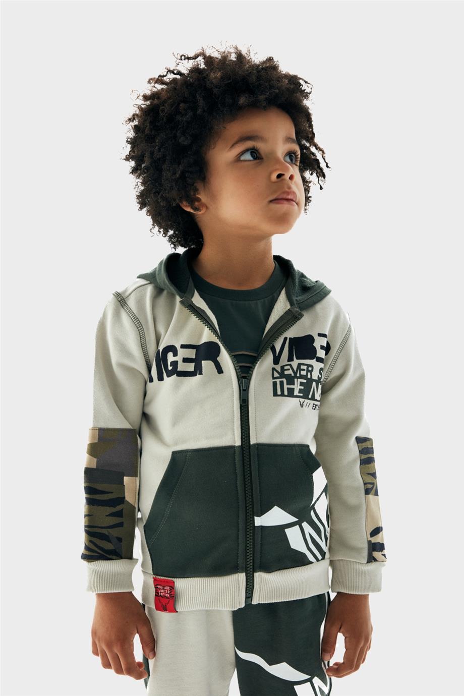 Nebbati Erkek Çocuk Renkli Eşofman Üstü