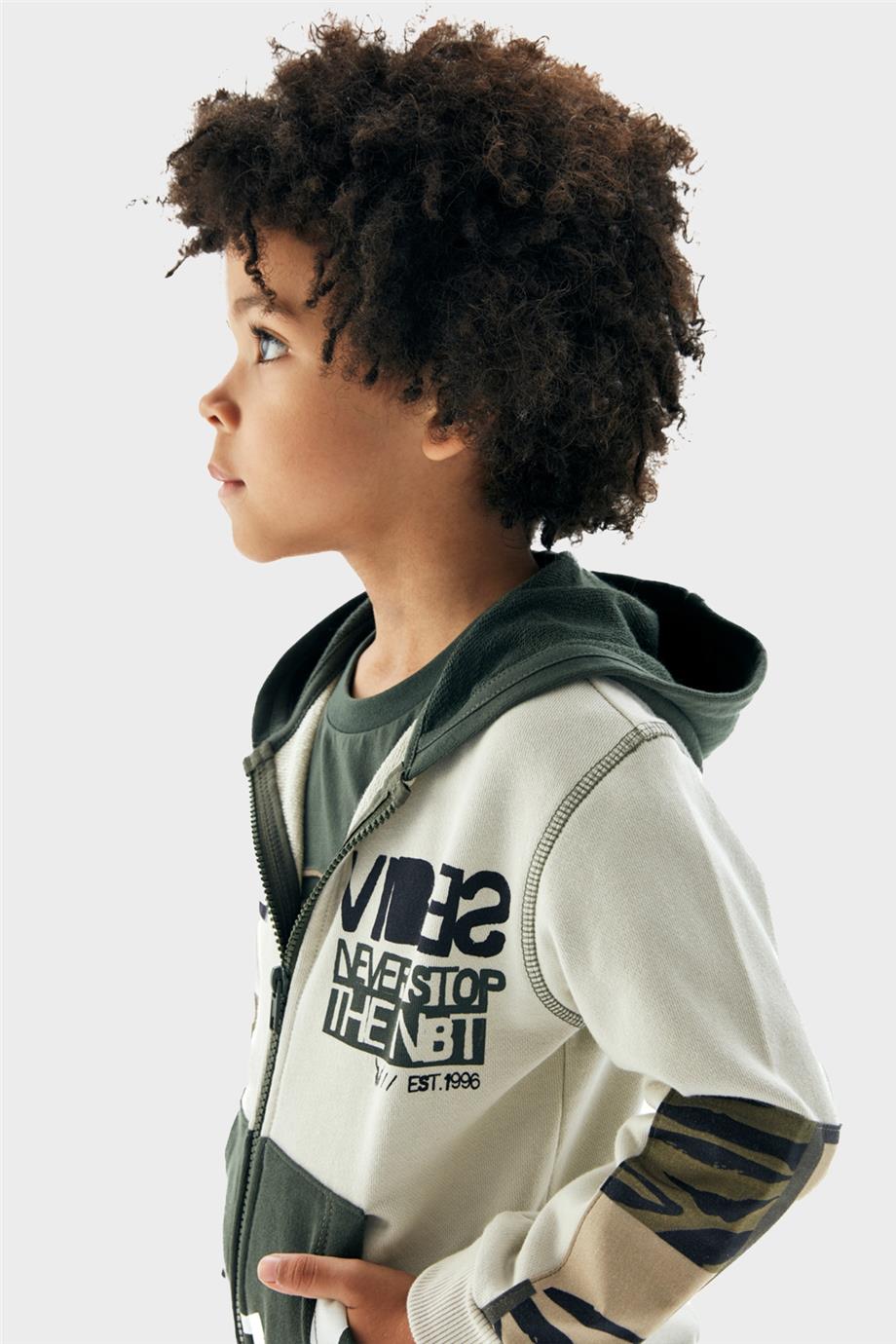 Nebbati Erkek Çocuk Renkli Eşofman Üstü