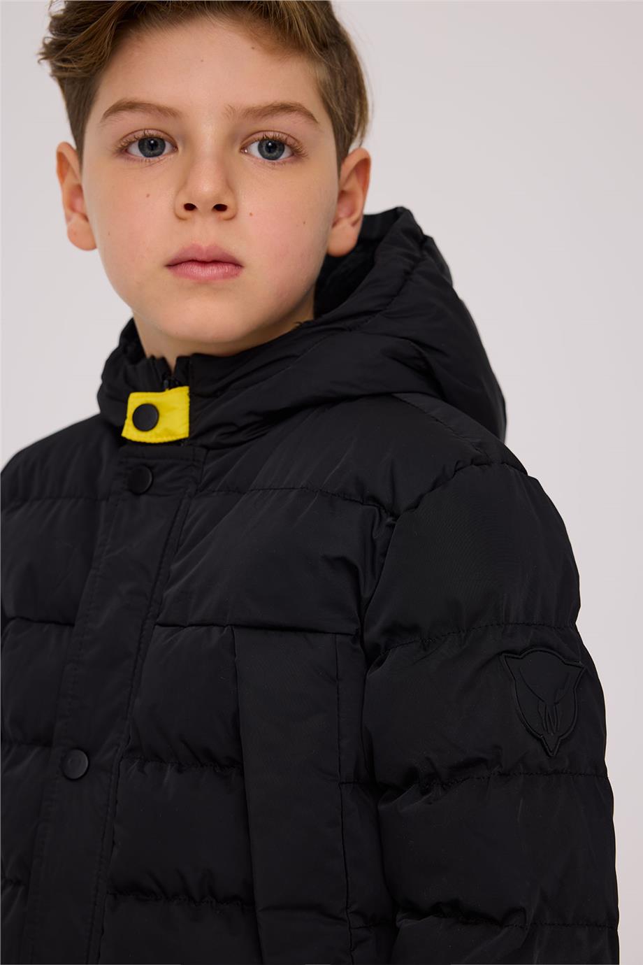 Nebbati Erkek Çocuk Siyah MontNebbati Erkek Çocuk Siyah Mont