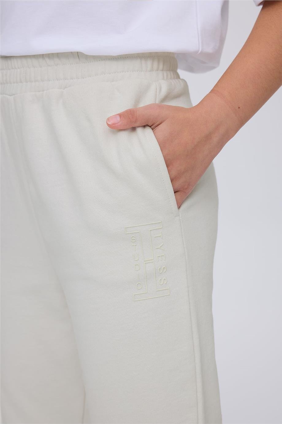 Tyess Kız Çocuk Bej Eşofman AltıTyess Kız Çocuk Bej Eşofman Altı