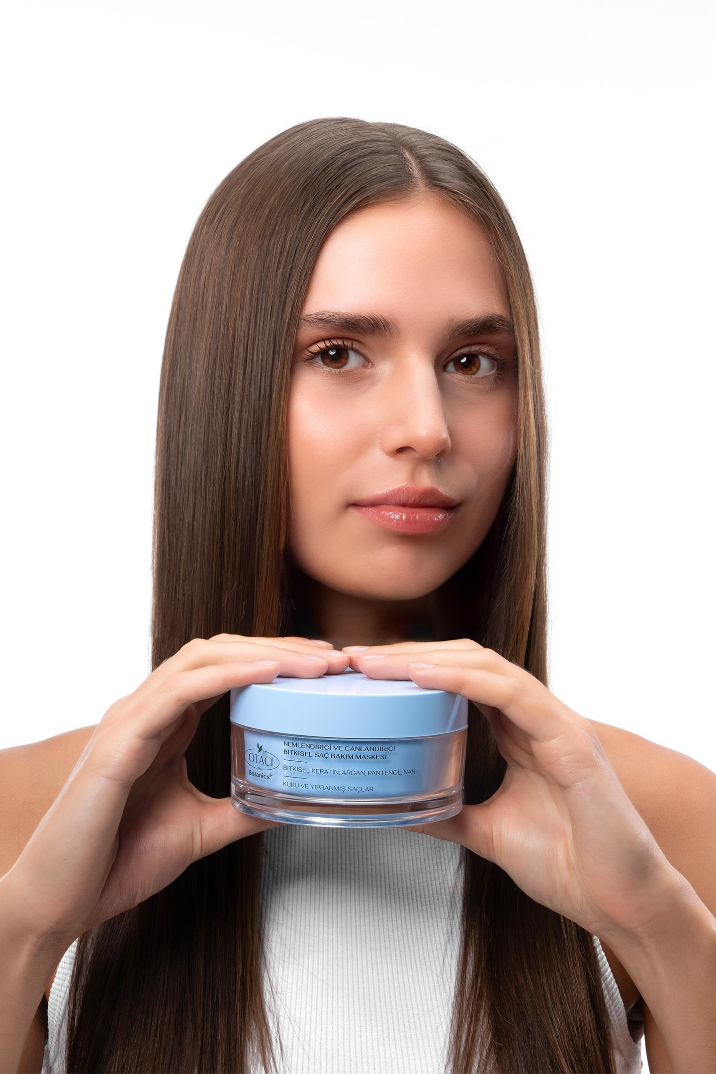 OTACI BOTANİCS+ NEMLENDİRİCİ & CANLANDIRICI BİTKİSEL SAÇ BAKIM MASKESİ
KURU VE YIPRANMIŞ SAÇLAR