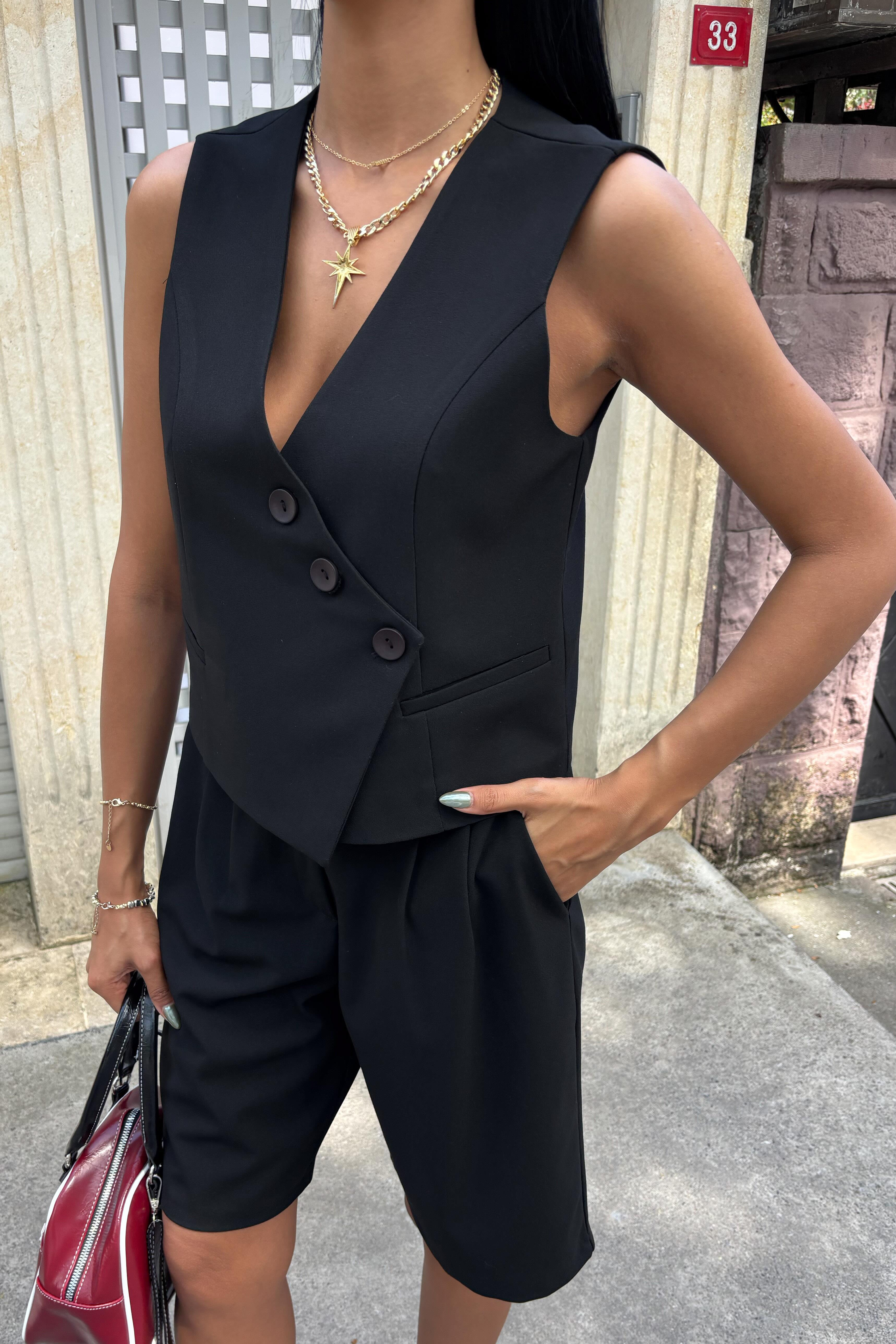 S5Y10171Vest Suit with Cross Buttons and Bermuda Shorts 10171