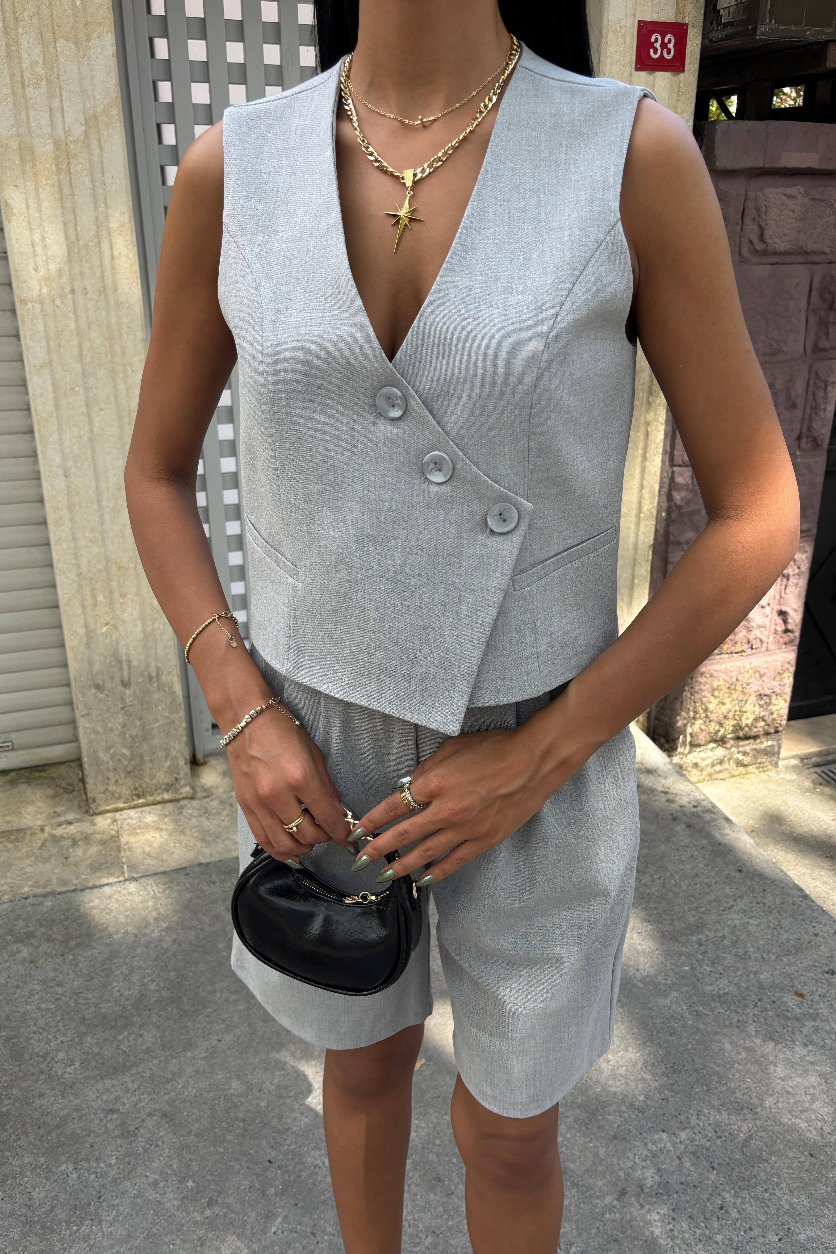 S5Y10171Vest Suit with Cross Buttons and Bermuda Shorts 10171