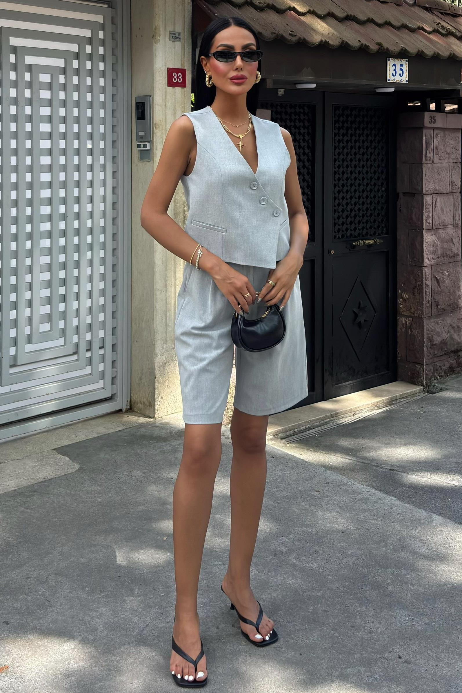 S5Y10171Vest Suit with Cross Buttons and Bermuda Shorts 10171
