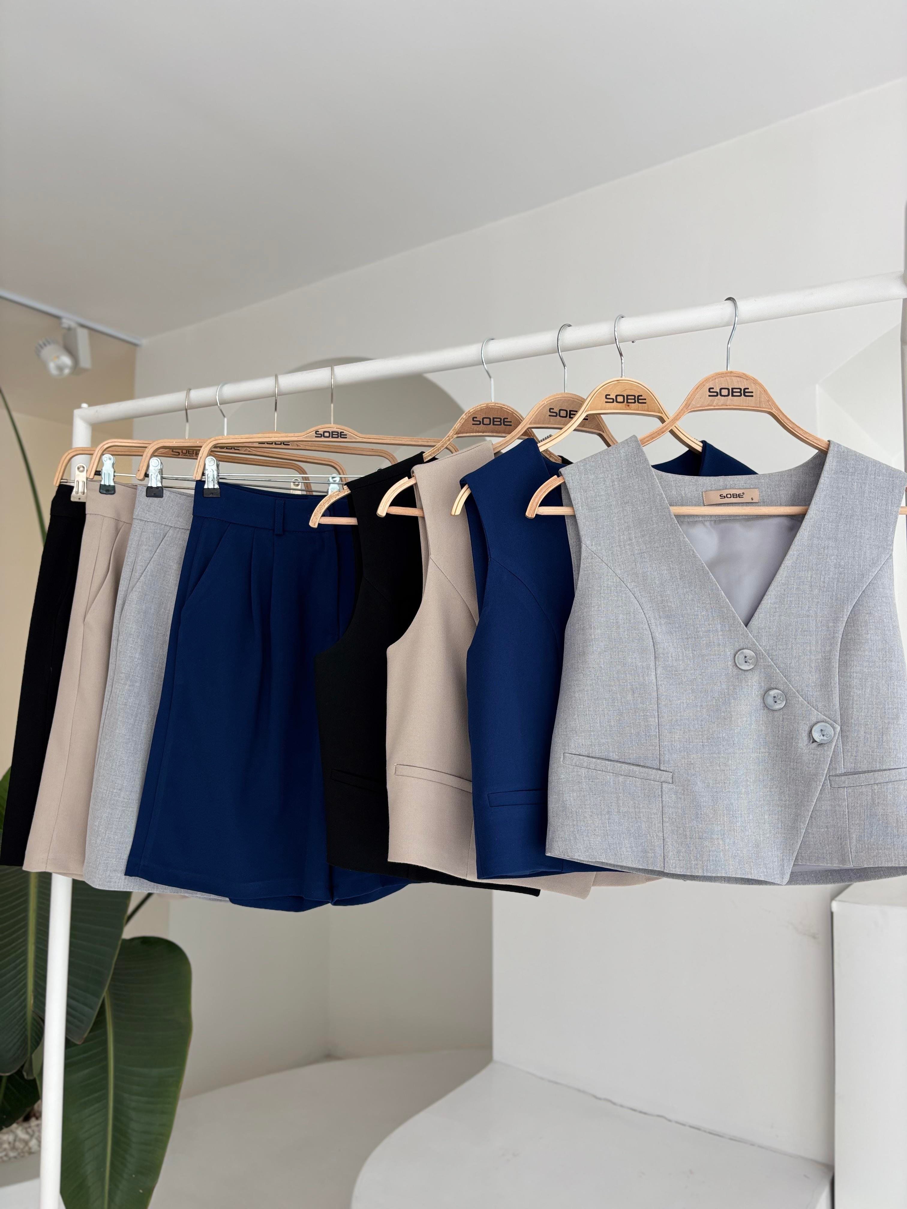 S5Y10171Vest Suit with Cross Buttons and Bermuda Shorts 10171