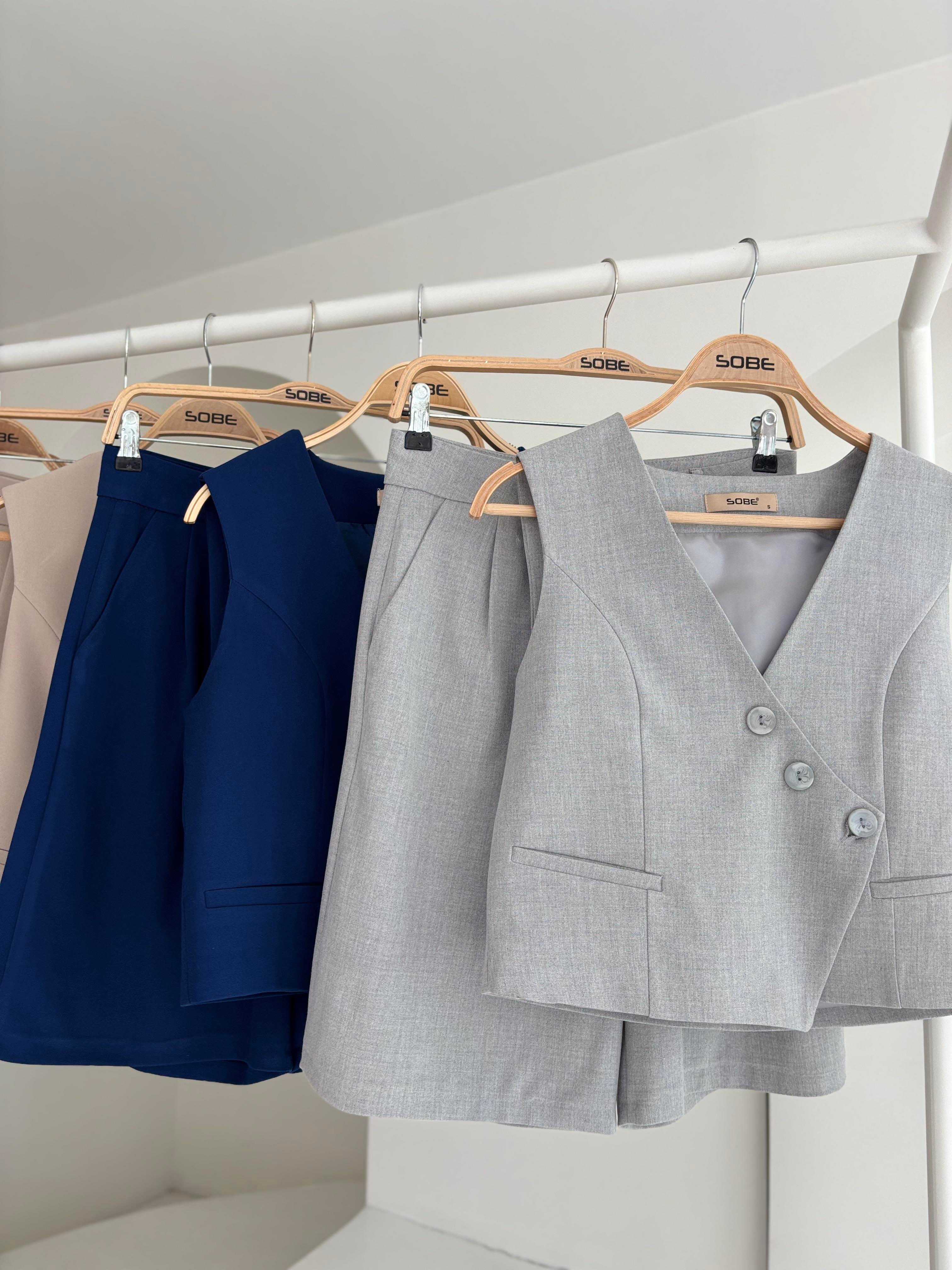 S5Y10171Vest Suit with Cross Buttons and Bermuda Shorts 10171