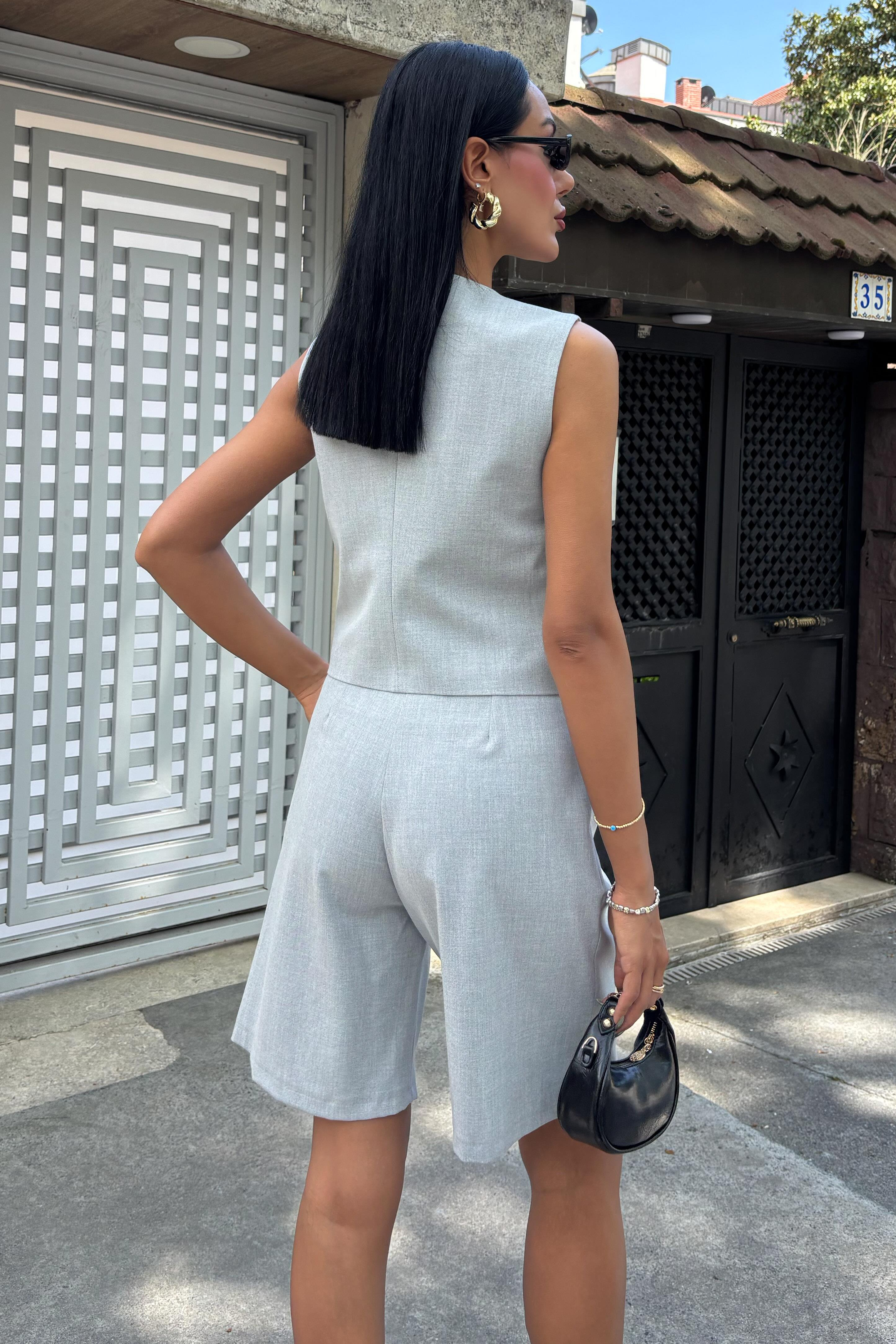 S5Y10171Vest Suit with Cross Buttons and Bermuda Shorts 10171
