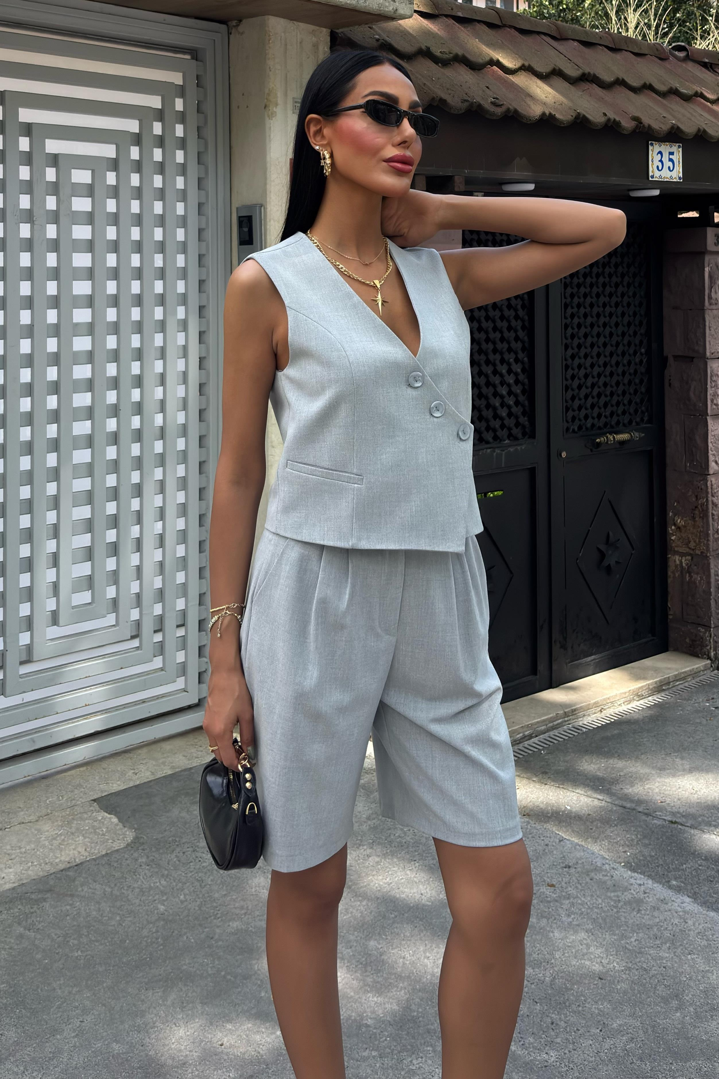 S5Y10171Vest Suit with Cross Buttons and Bermuda Shorts 10171