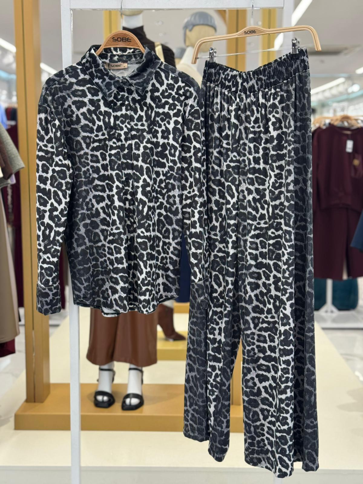 S5K9918Cosy Animal Pattern Velvet Set 9918