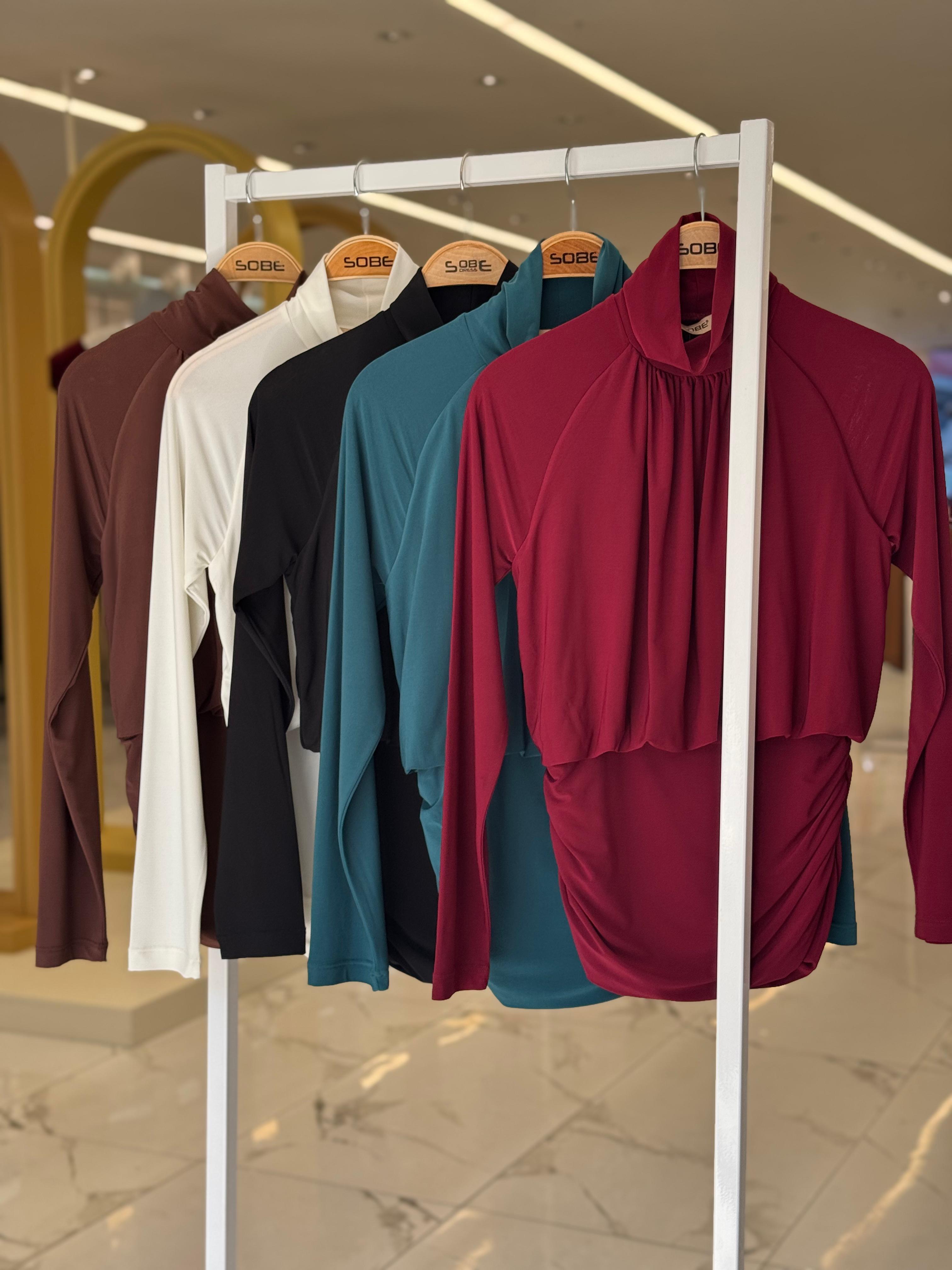 S6K3480Döküm Detaylı Boğazlı Sandy Bluz 3480