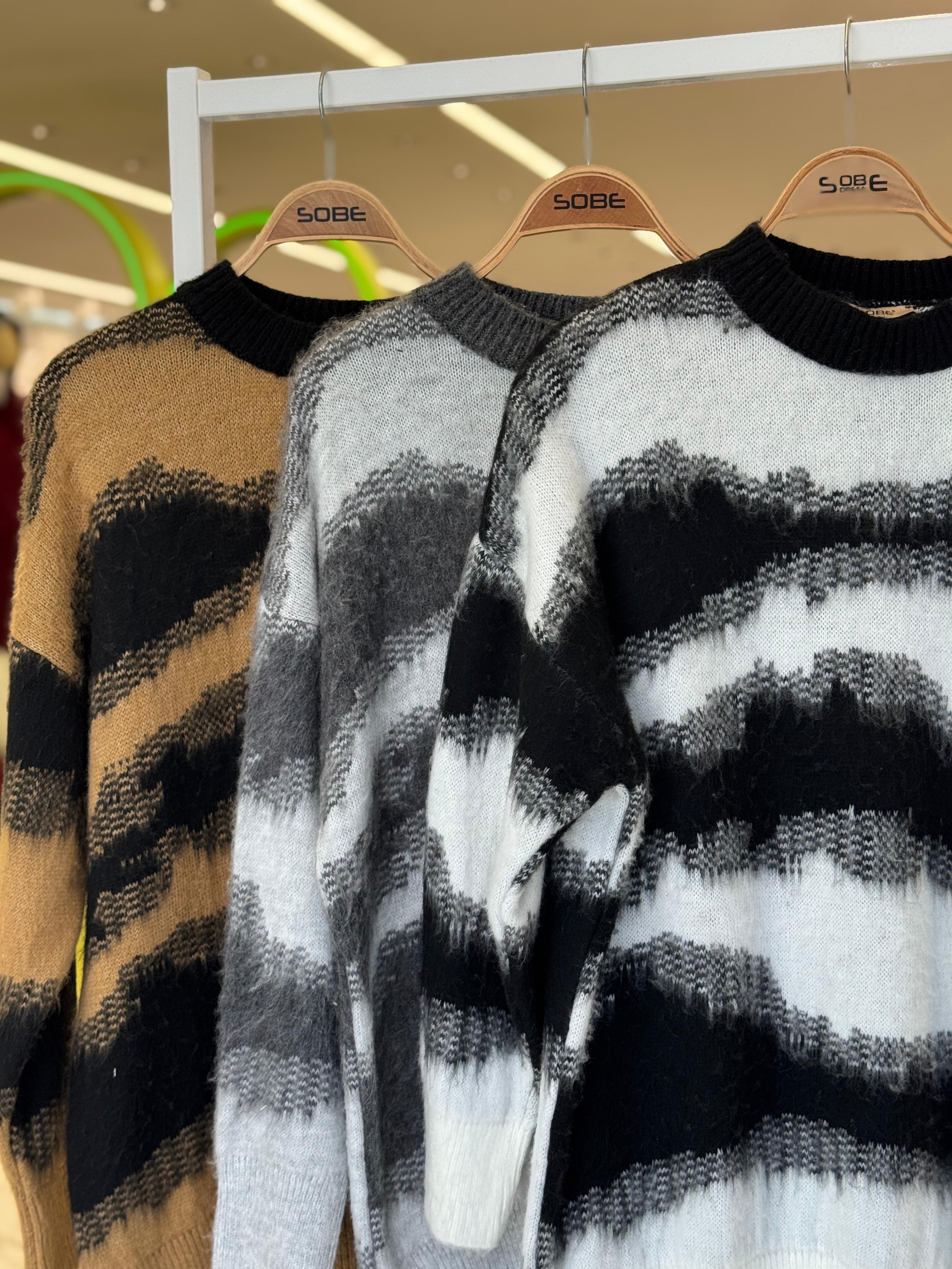 S5K1346Transition Detailed Raised Sweater 1346