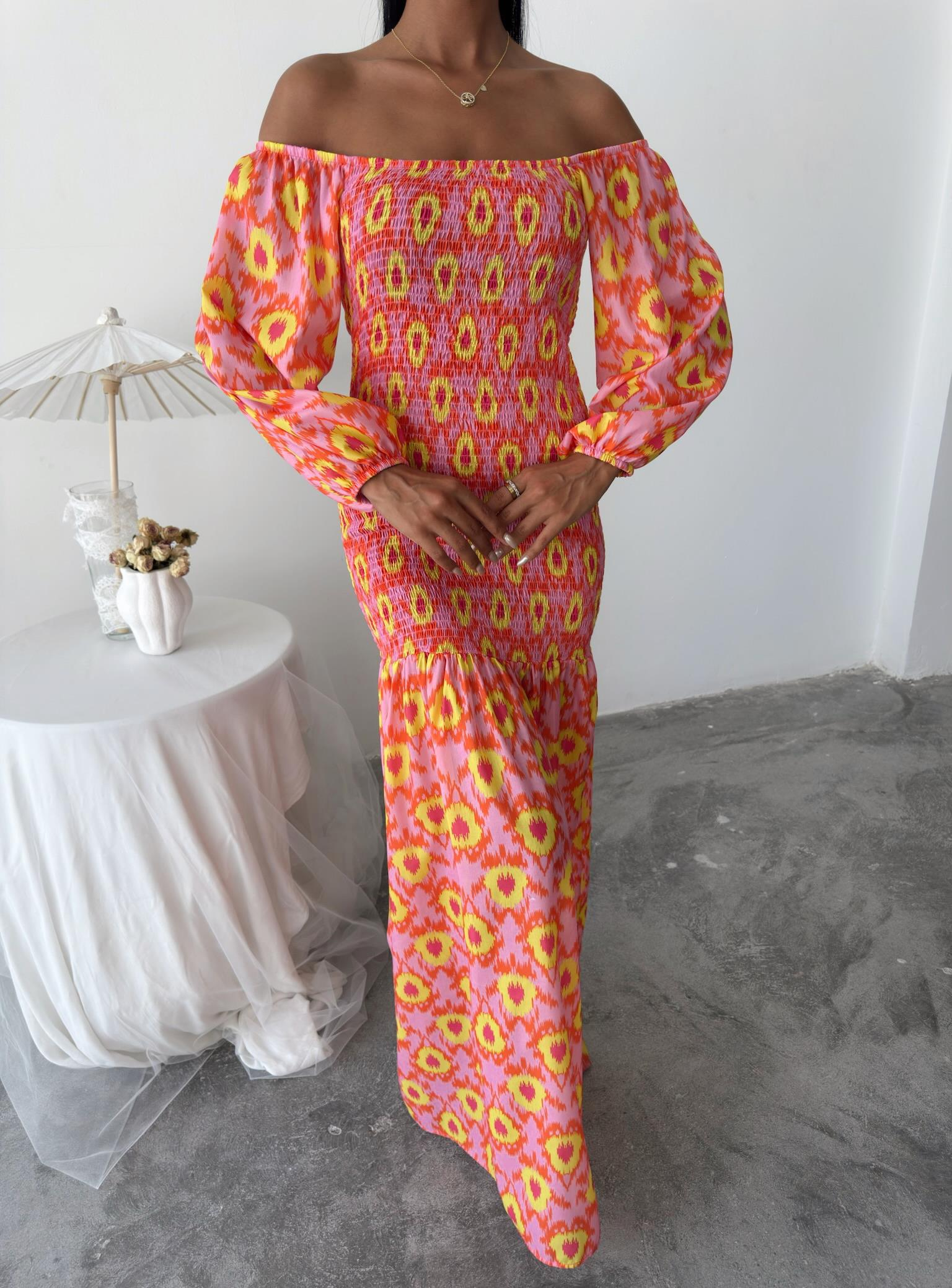 S5Y2746Madonna Yaka Gipe Detaylı Desenli Elbise 2746
