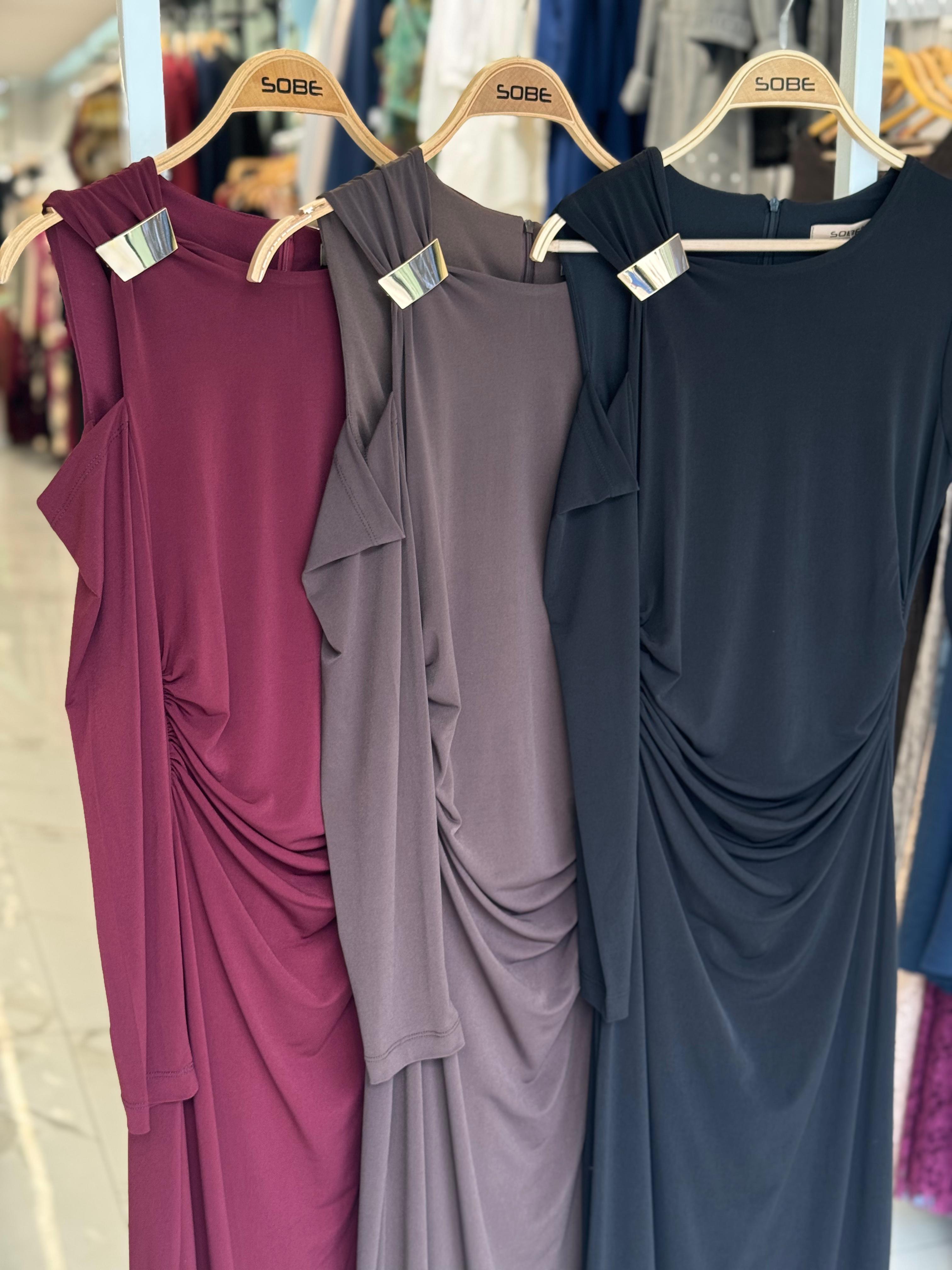 S6K2912Omuz Aksesuarlı ve Dekolteli Drape Elbise 2912