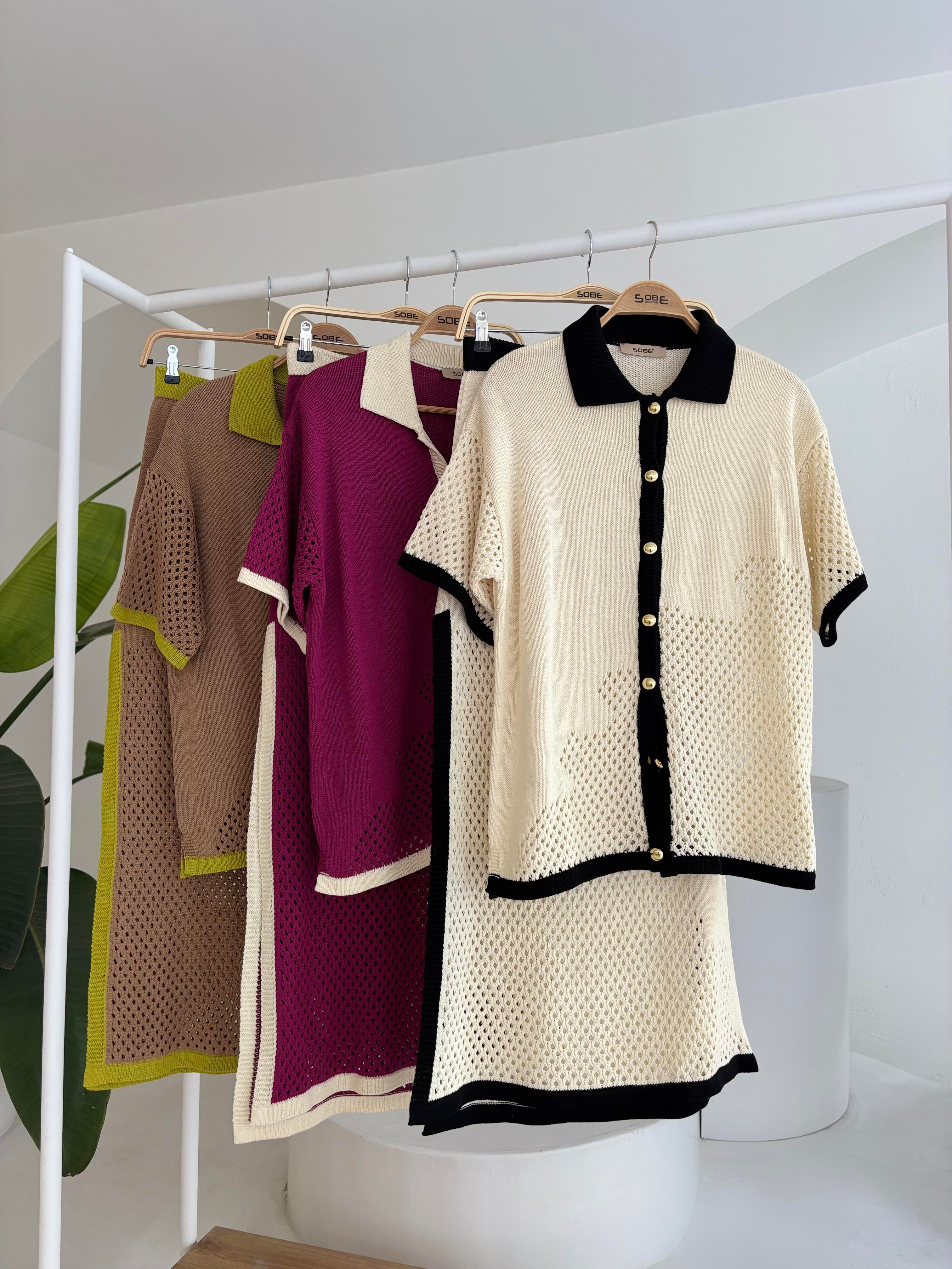 S5Y10137Stripe Detailed Polo Collar Openwork Suit 10137