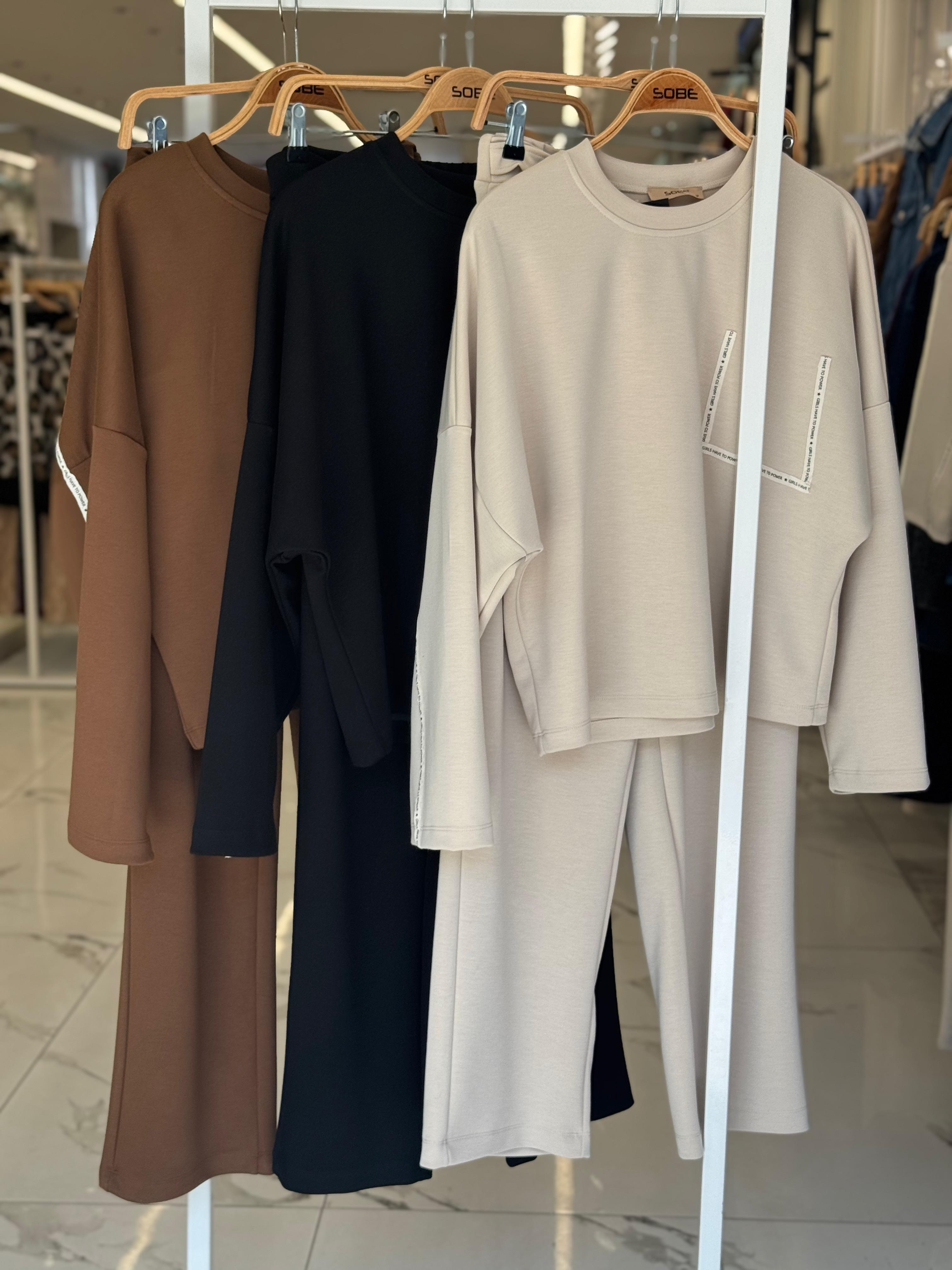 S6K10234Costume en modal avec rayures et ceinture à la taille 10234