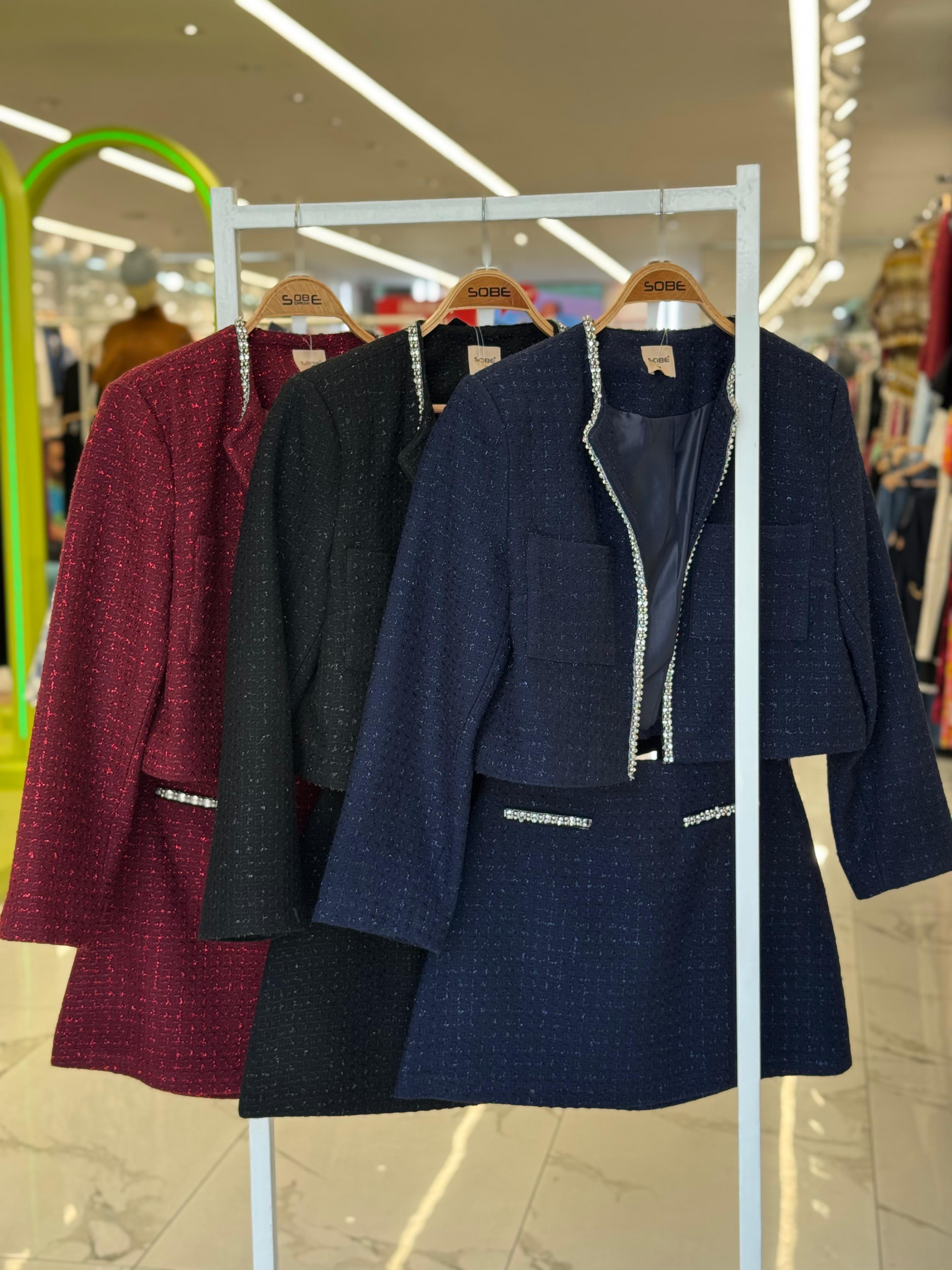 S5Y10050Stone Strip Detailed, Glittery Chanel Suit 10050