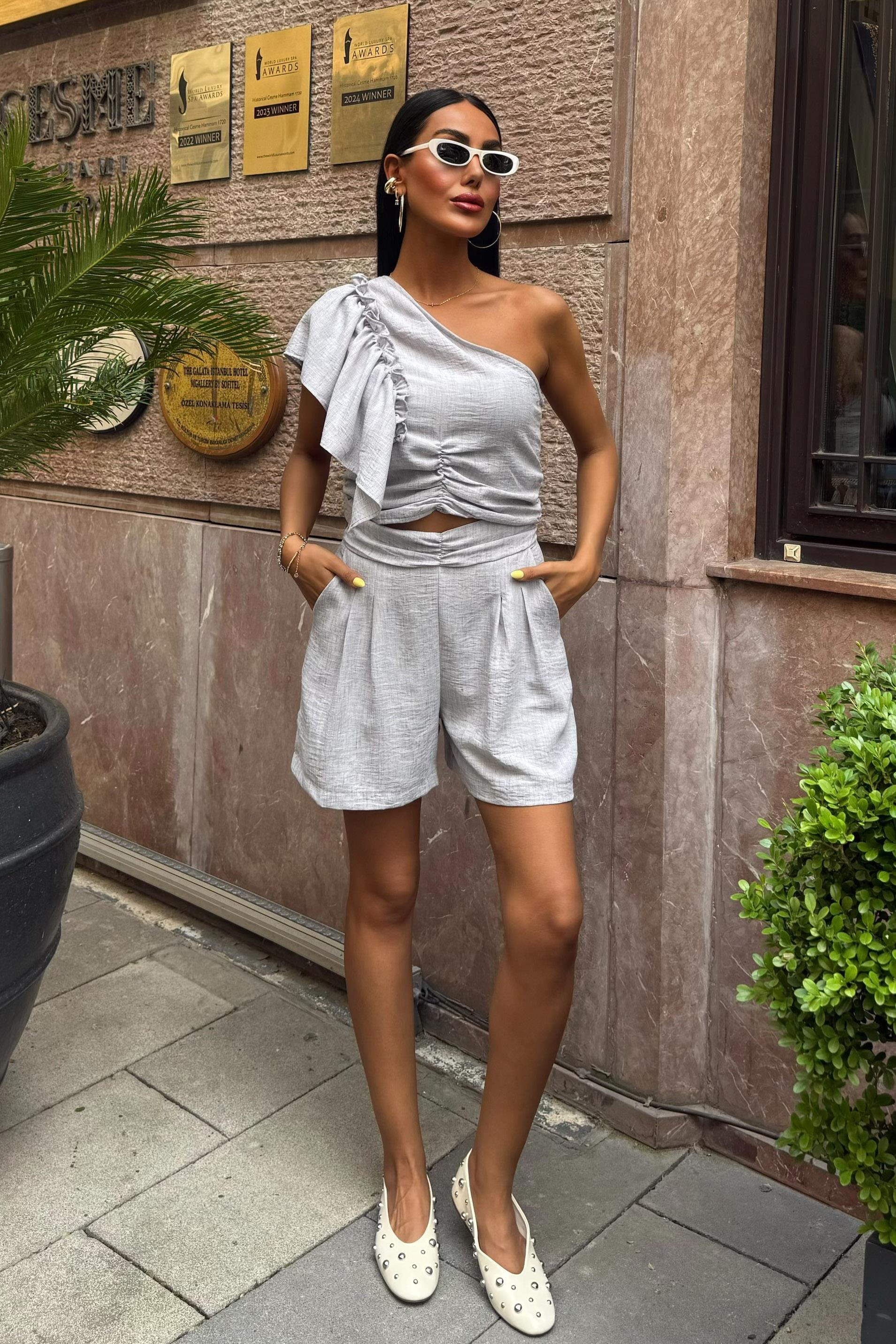 S5Y10158One Shoulder and Ruffle Detailed Linen Suit 10158