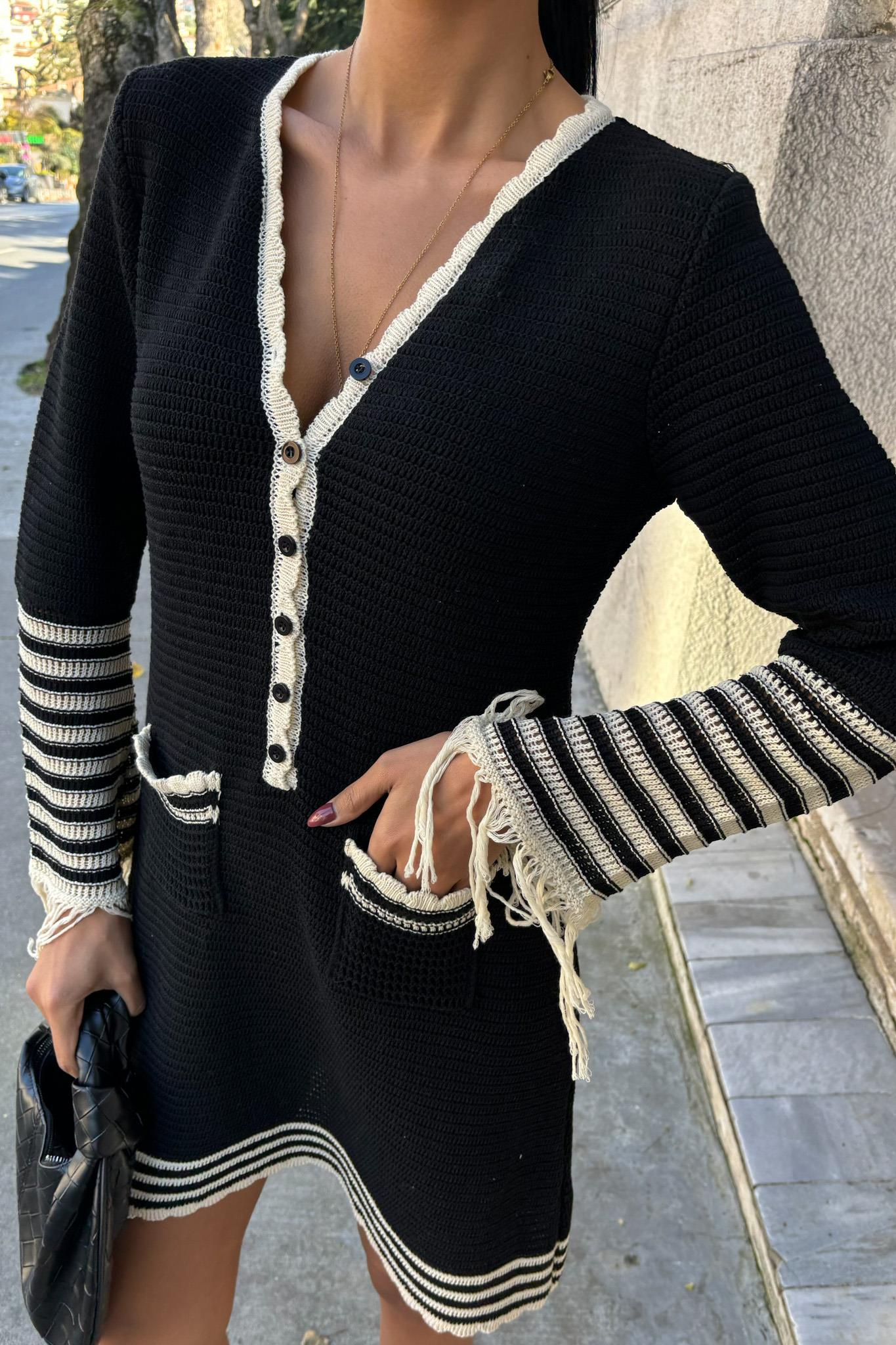 S5Y2849Triko Kolları Püsküllü Düğmeli Elbise 2849