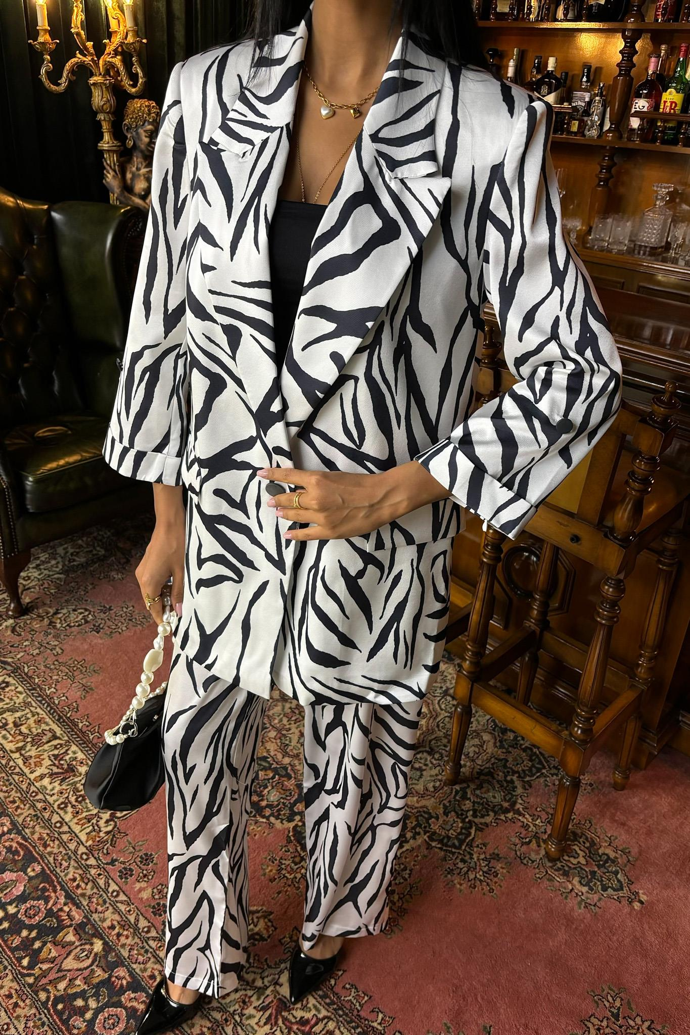 S5Y10038Zebra Desenli Chanel Saten Takım 10038
