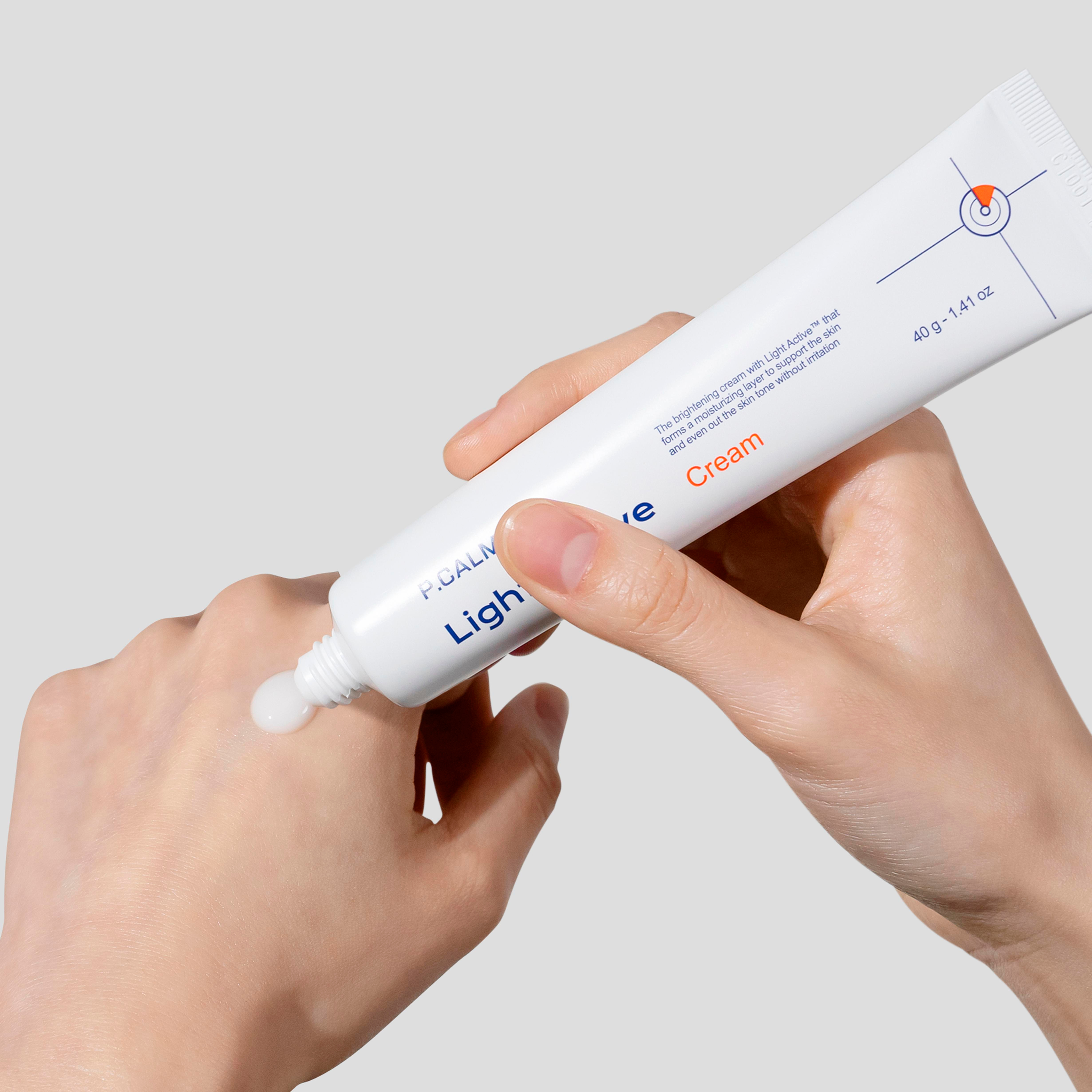 P.Calm Traneksamik Asit ve Arbutin içeren Leke Karşıtı Yatıştırıcı, Onarıcı, Nemlendirici Light Active Krem - 40gr