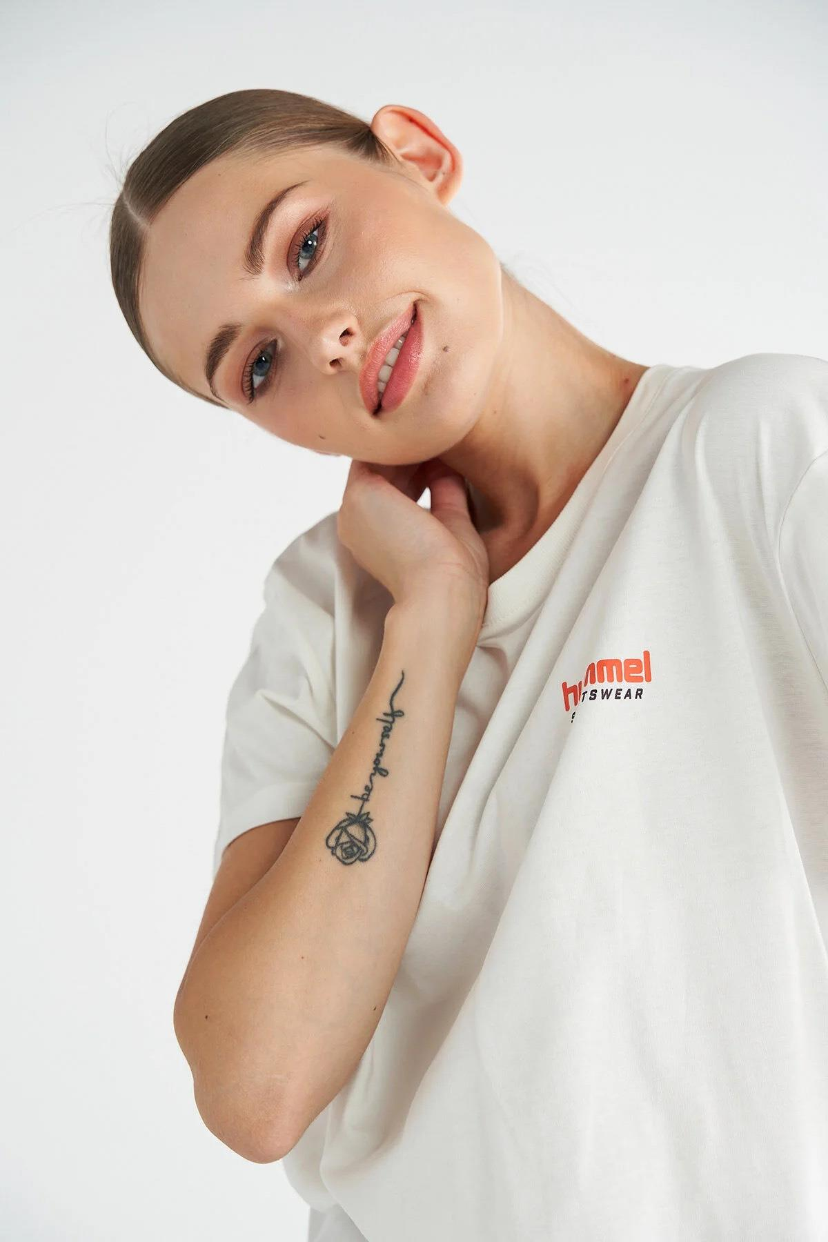 Hummel Hmljarel T-Shirt S/S Kadın  Bisiklet Yaka Tshirt