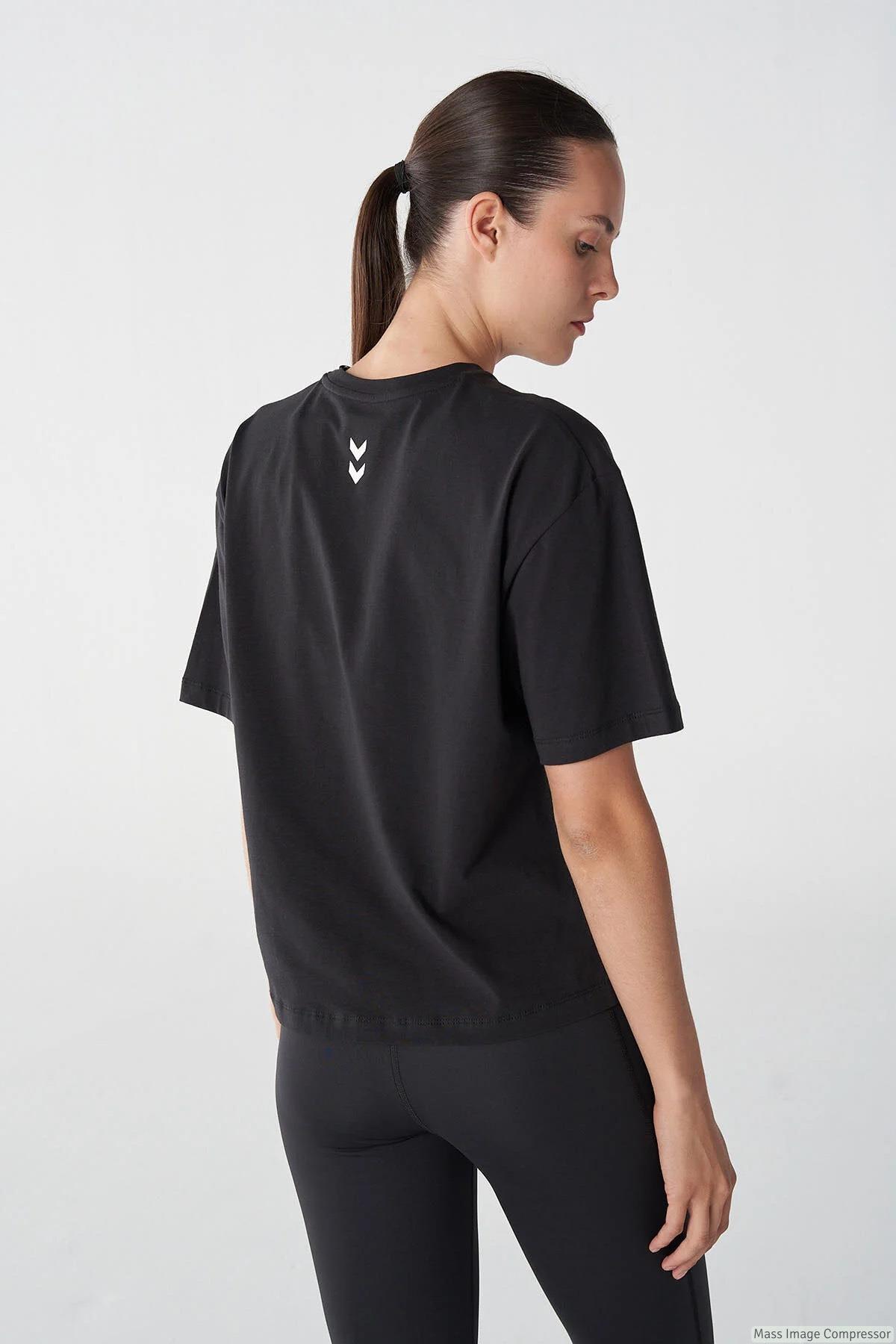 Hummel Hmlt-Mt Ultra Boxy Short T-Shirt Kadın  Bisiklet Yaka Tshirt