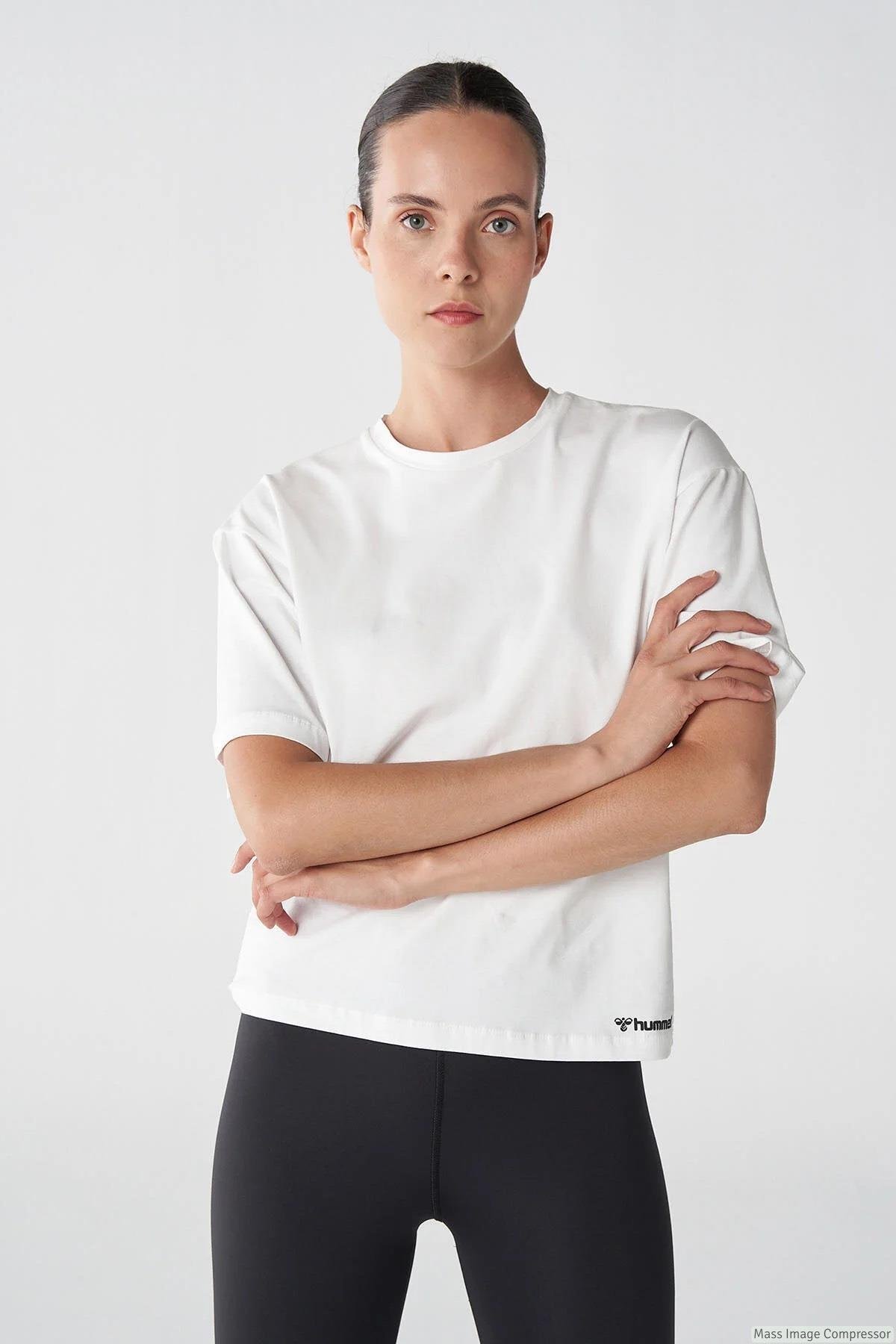 Hummel Hmlt-Mt Ultra Boxy Short T-Shirt Kadın  Bisiklet Yaka Tshirt