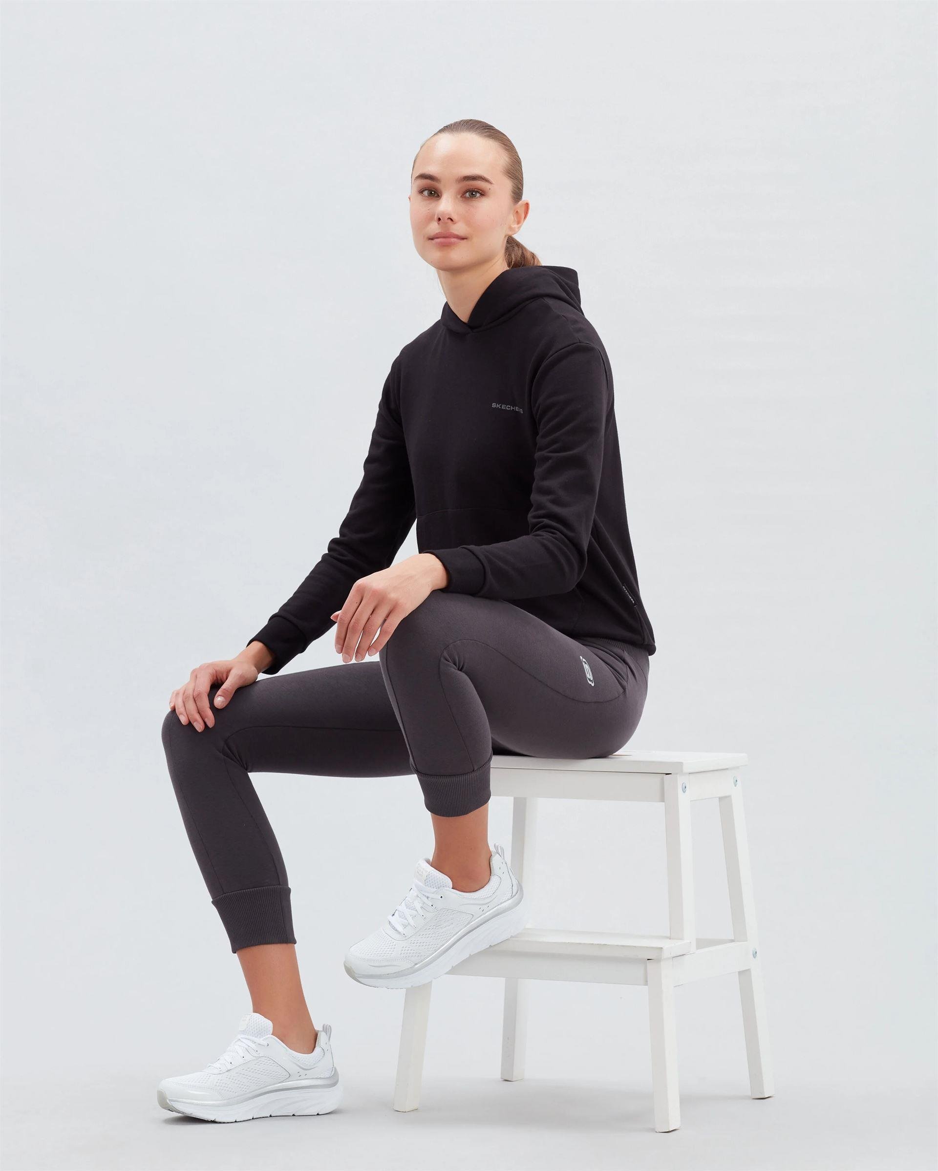 Skechers D'Lux Walker-İnfinite Motion Kadın Beyaz Spor Ayakkabı