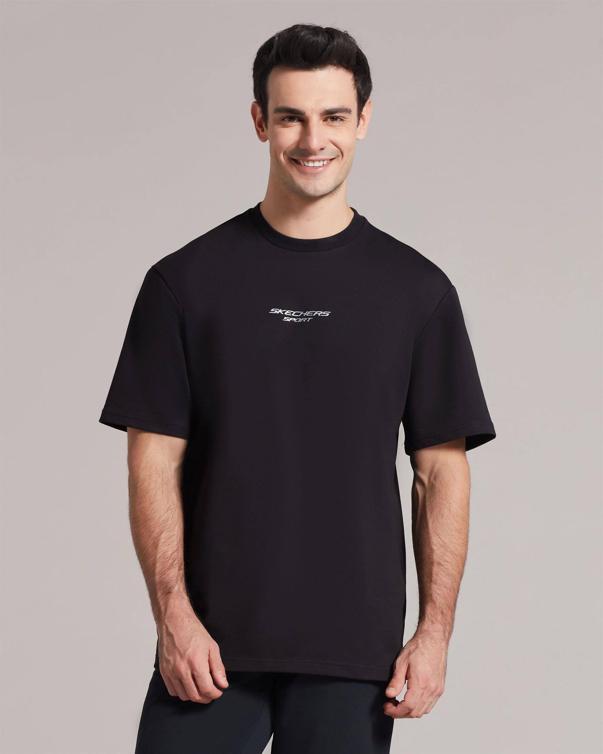 Skechers M Graphic Tee Reflect Logo Oversize T-Shirt Erkek Siyah Bisiklet Yaka Tshirt