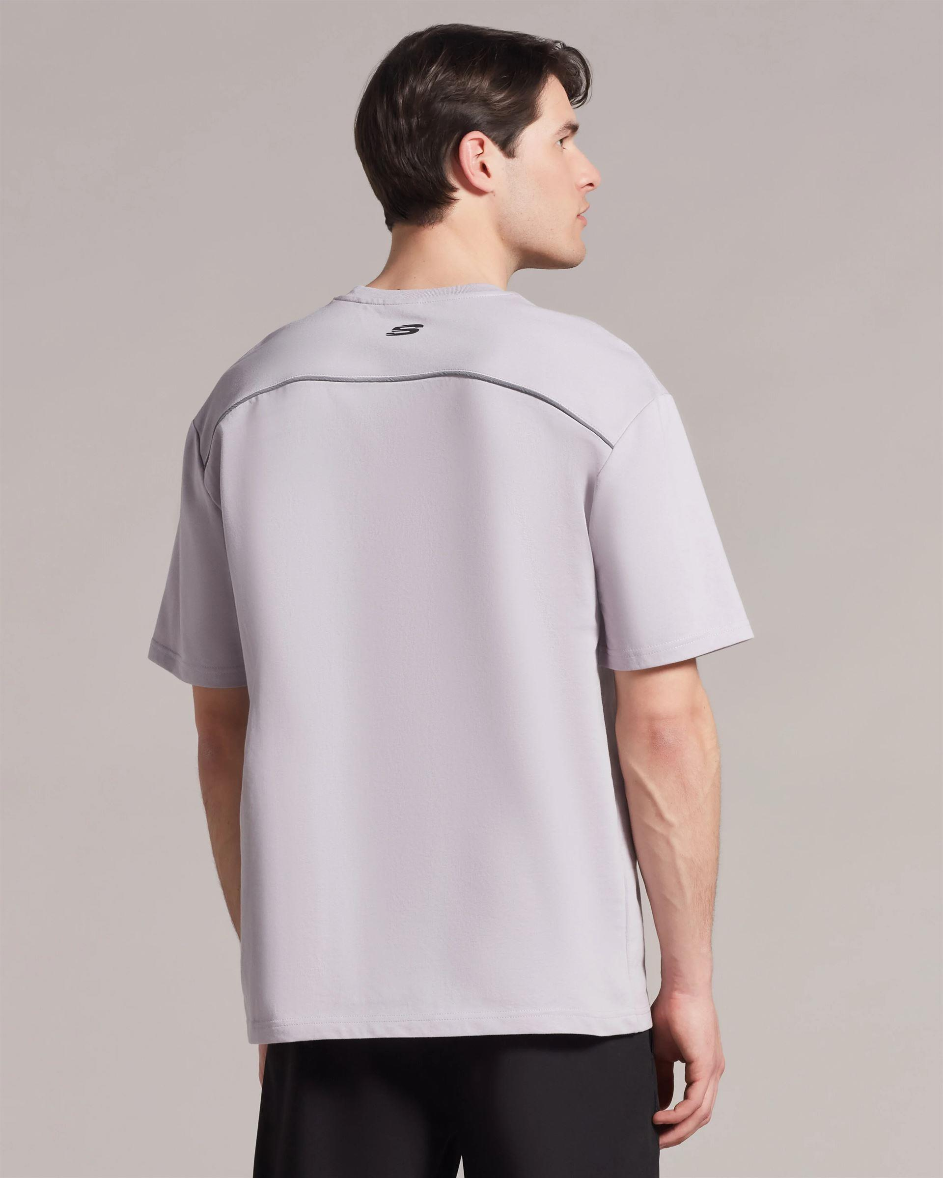 Skechers M Graphic Tee Reflect Logo Oversize T-Shirt Erkek  Bisiklet Yaka Tshirt