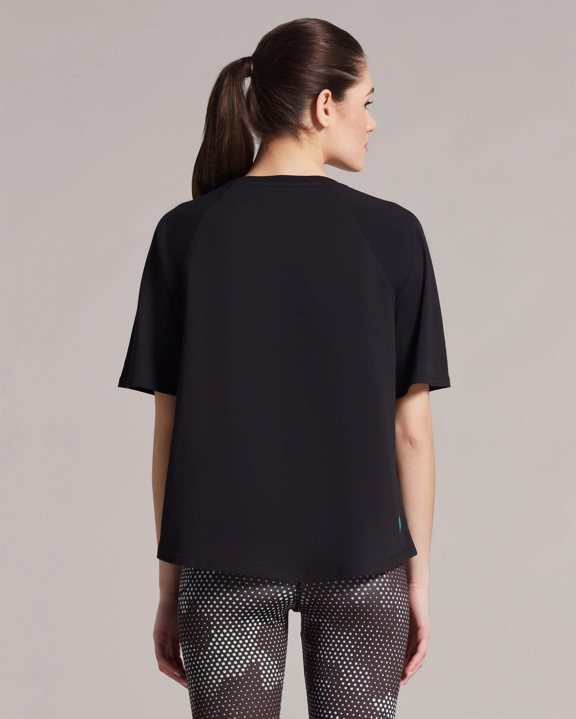 Skechers W Graphic Tee Crew Neck T-Shirt Kadın Siyah Bisiklet Yaka Tshirt