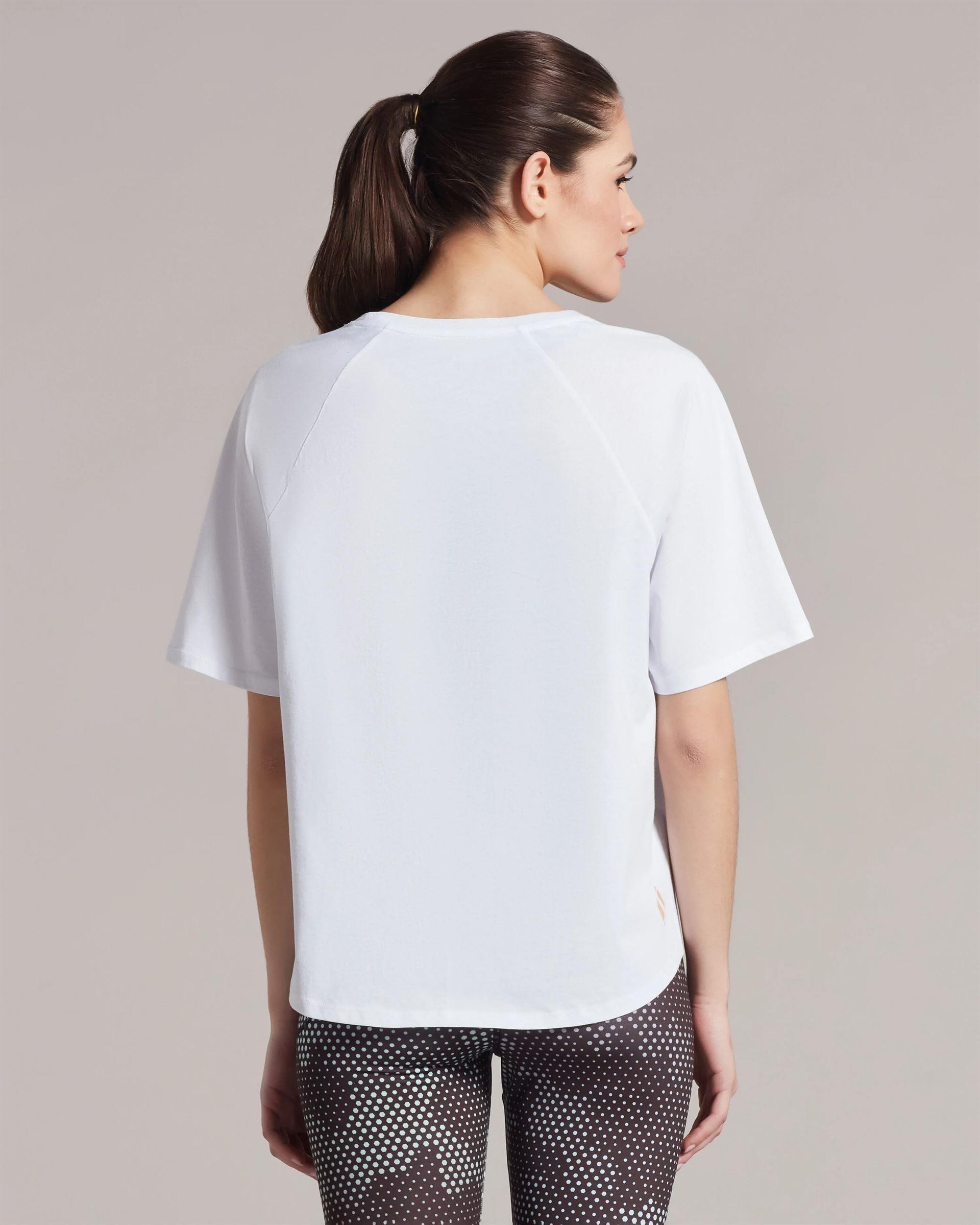 Skechers W Graphic Tee Crew Neck T-Shirt Kadın Beyaz Bisiklet Yaka Tshirt