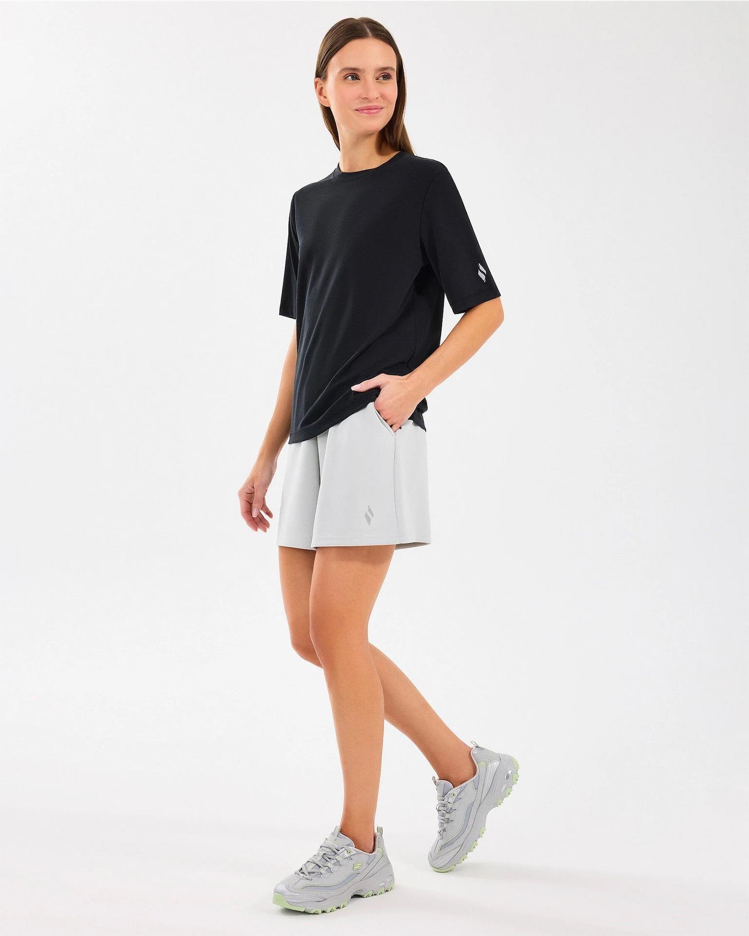 Skechers W Lounge Regular 5 Inch Sweatshort Kadın  Şort