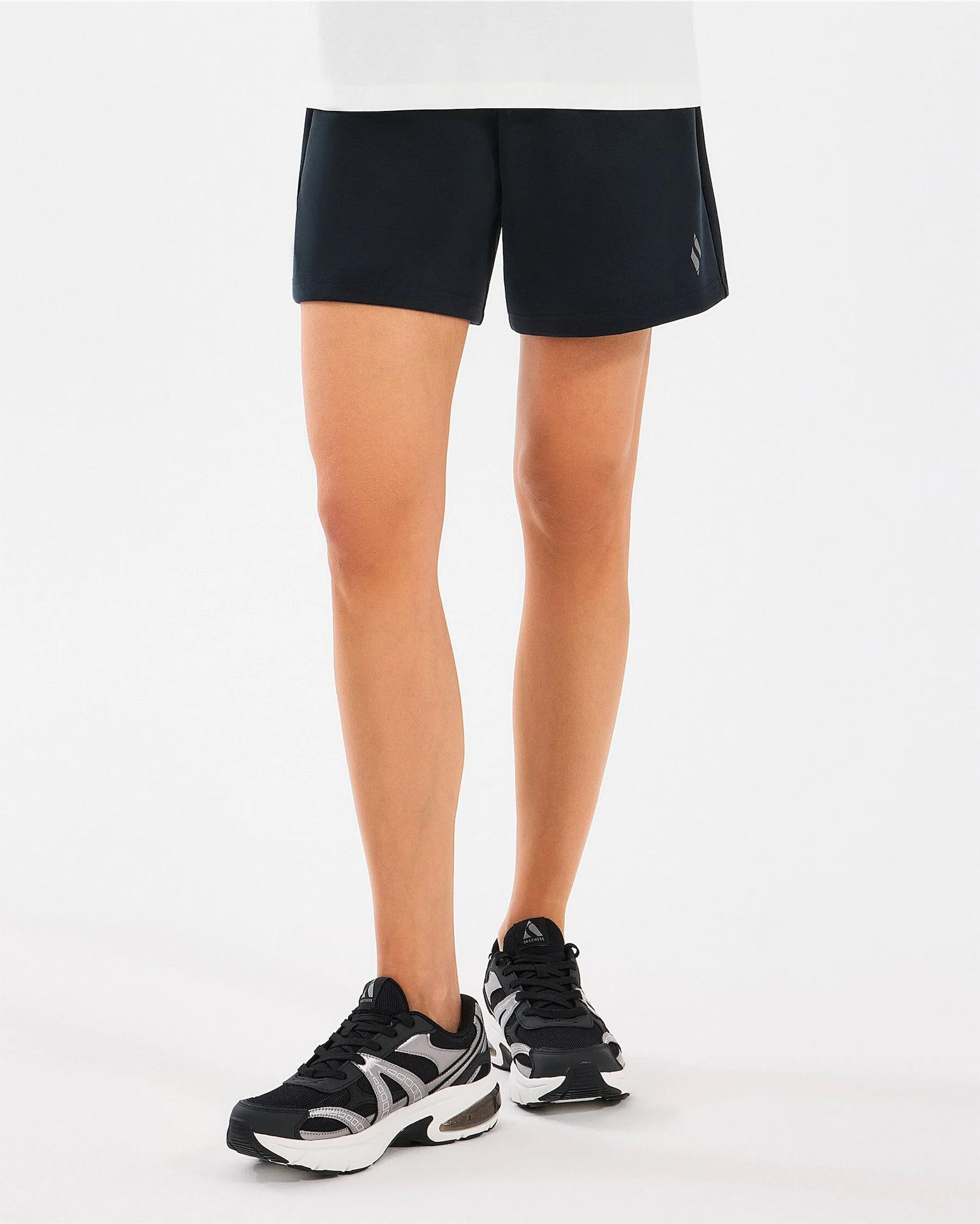 Skechers W Lounge Regular 5 Inch Sweatshort Kadın  Şort