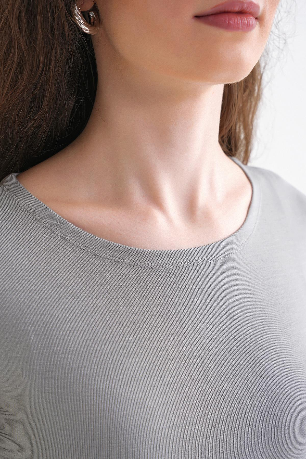 2009 Kadın Vücuda Oturan Basic Crop T-Shirt Gri