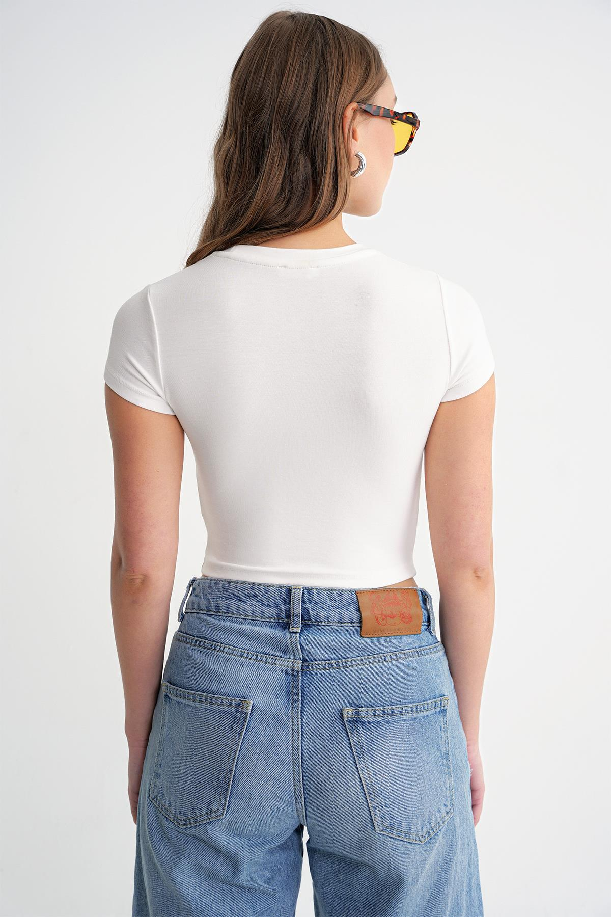 2011 Kadın Slim Fit Basic Crop T-Shirt Beyaz