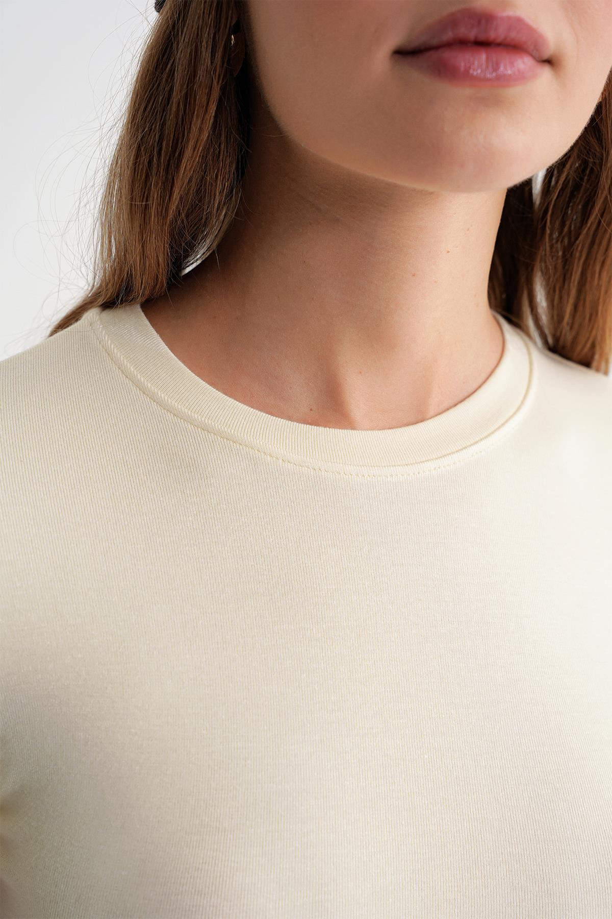2011 Kadın Slim Fit Basic Crop T-Shirt Pastel Sarısı