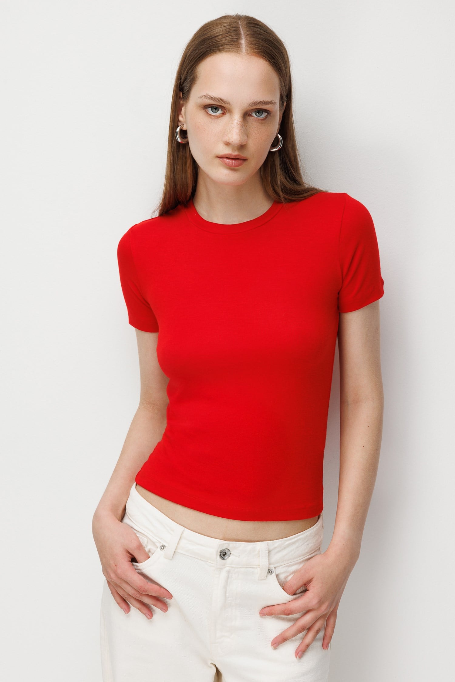 2100 Kadın Slim Fit Bisiklet Yaka Soft Basic T-Shirt Kırmızı