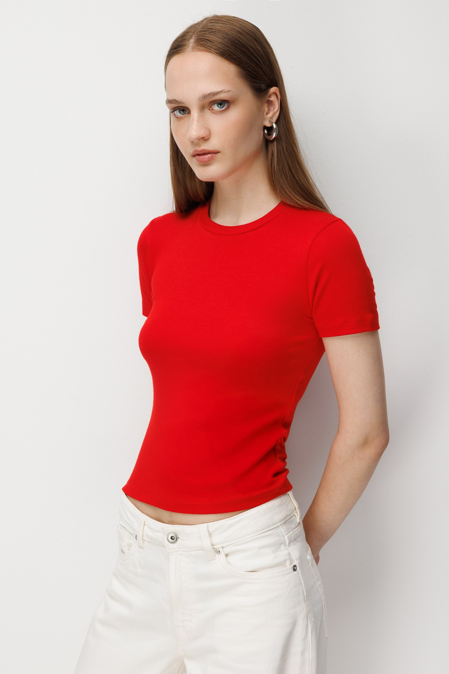 2100 Kadın Slim Fit Bisiklet Yaka Soft Basic T-Shirt Kırmızı