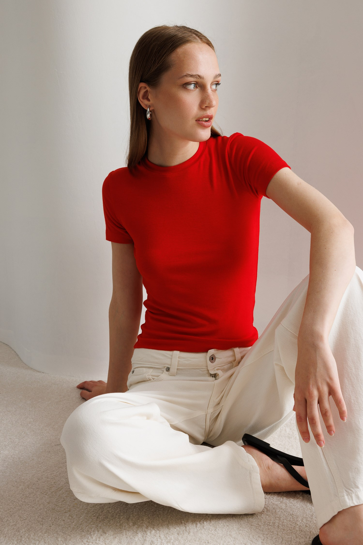 2100 Kadın Slim Fit Bisiklet Yaka Soft Basic T-Shirt Kırmızı