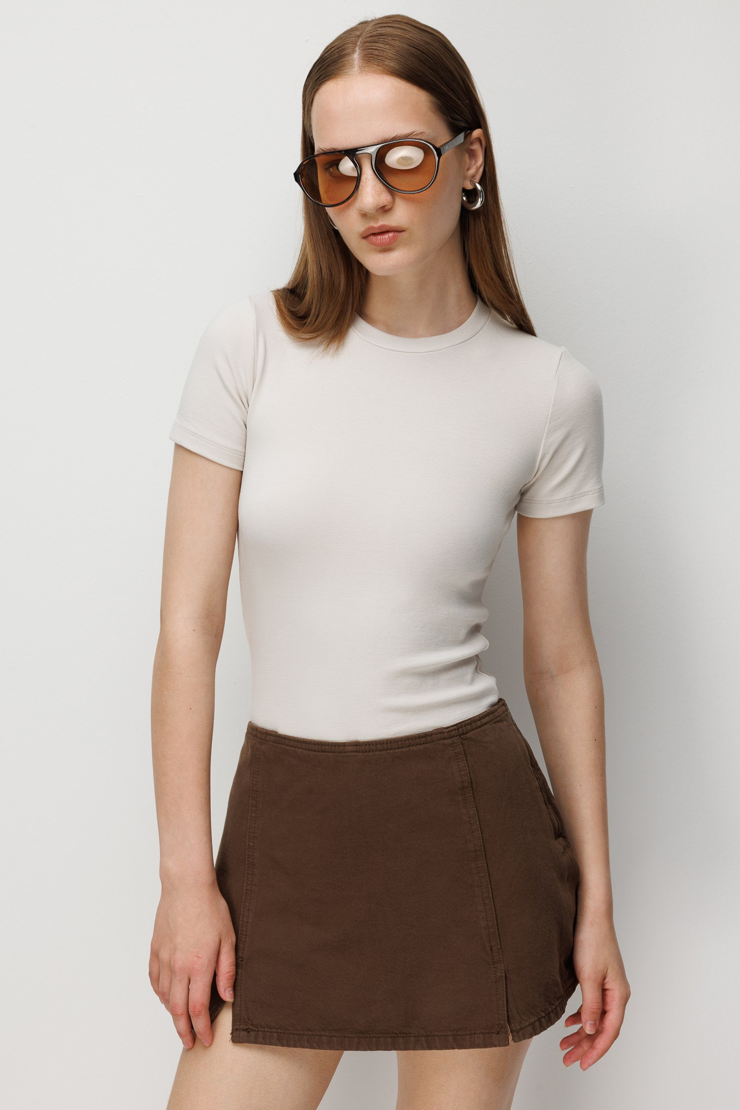 2100 Kadın Slim Fit Bisiklet Yaka Soft Basic T-Shirt Taş