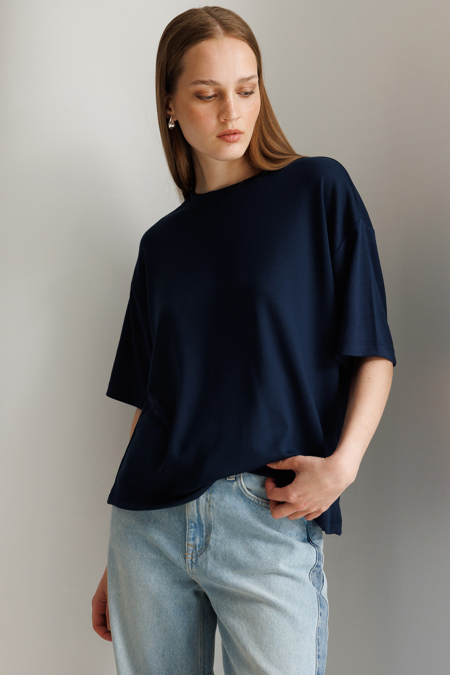 2101 Kadın Bisiklet Yaka Soft Oversize Basic Modal T-Shirt Lacivert