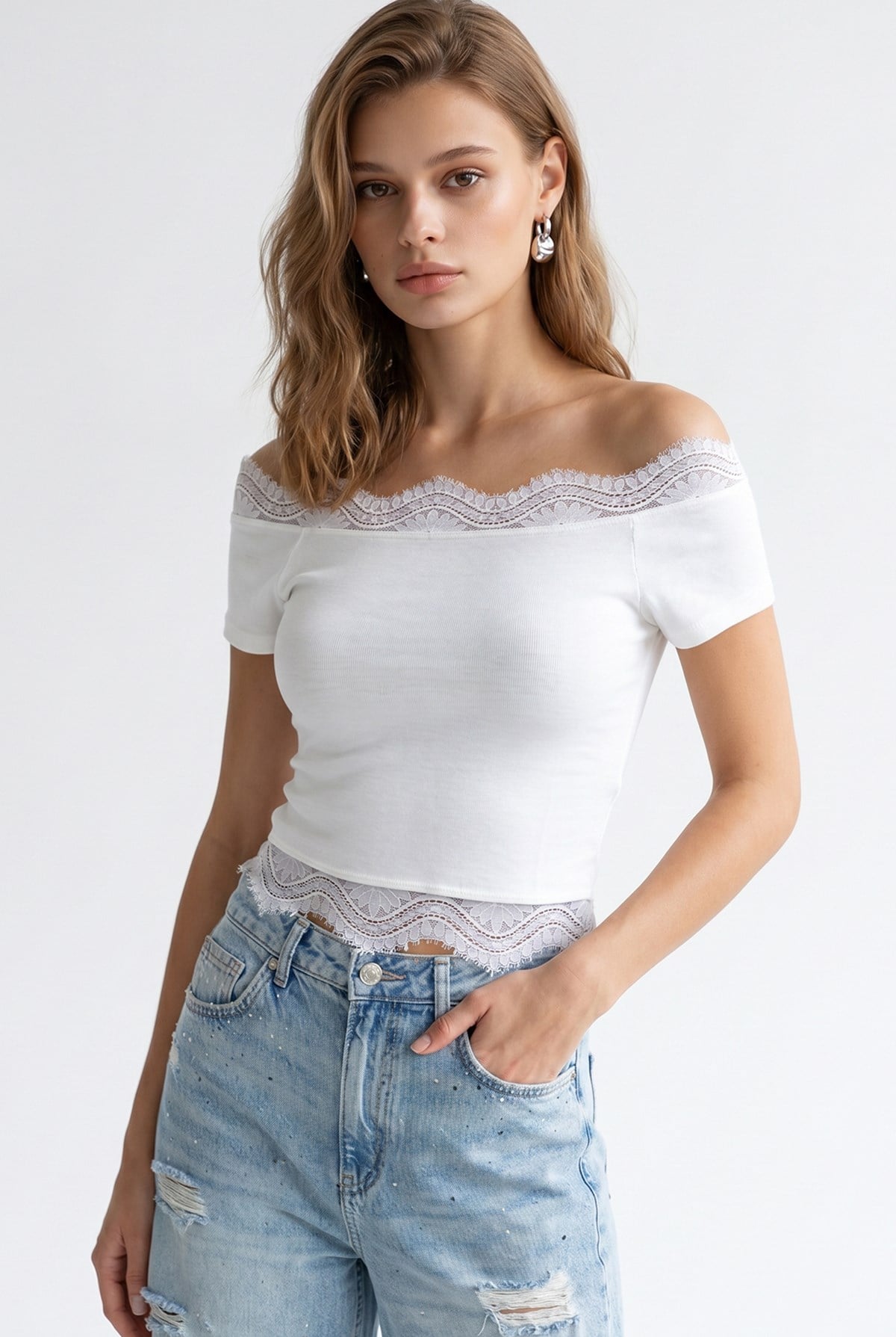2160 Kadın Madonna Yaka Dantel Detaylı Crop Bluz Beyaz