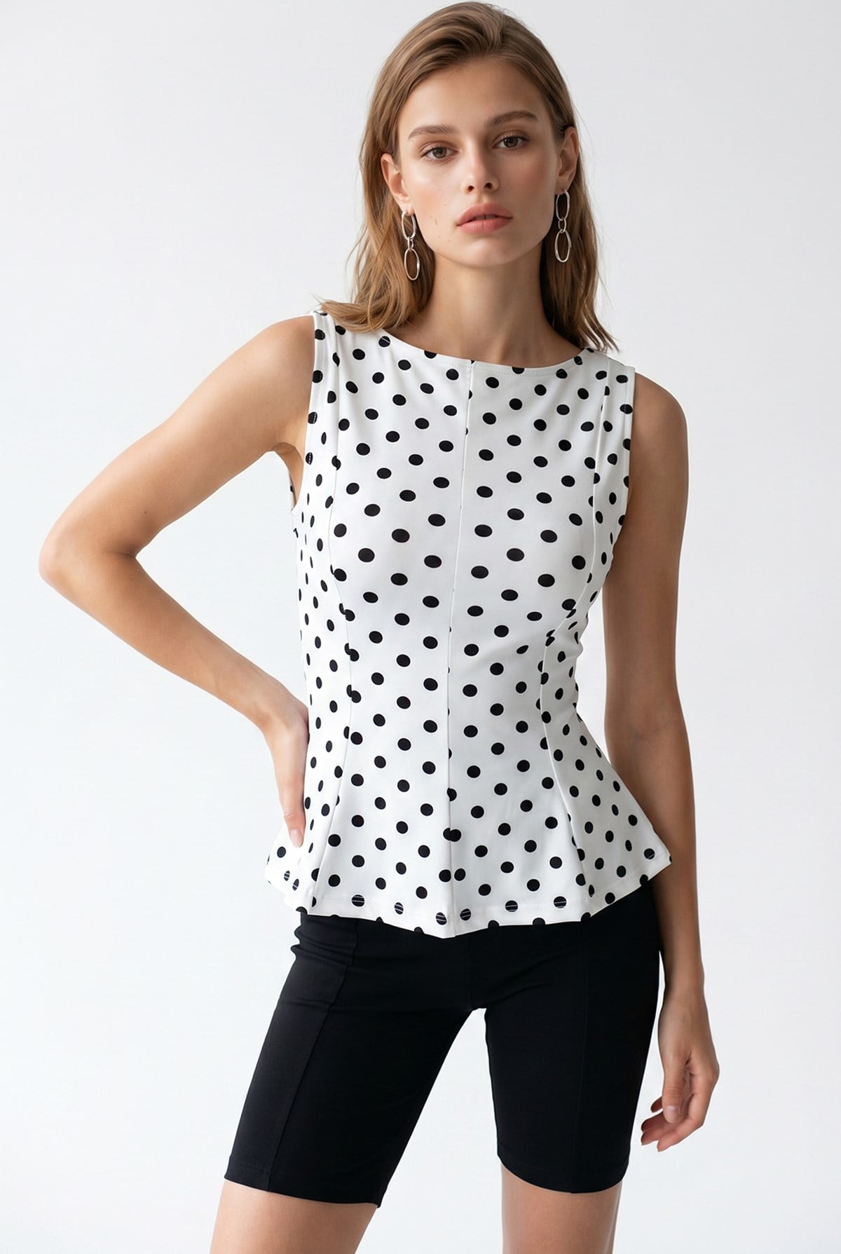 2161 Kadın Puantiye Desenli Peplum Kolsuz Bluz Beyaz