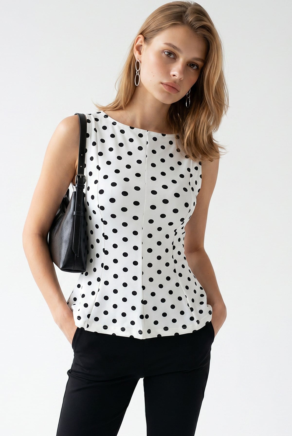 2161 Kadın Puantiye Desenli Peplum Kolsuz Bluz Beyaz