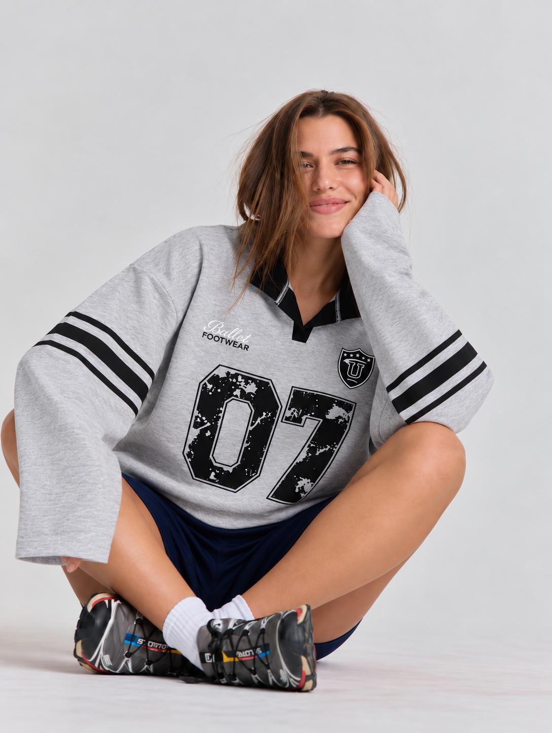 2257 Kadın 07 Baskılı Polo Yaka Oversize Sweatshirt Gri